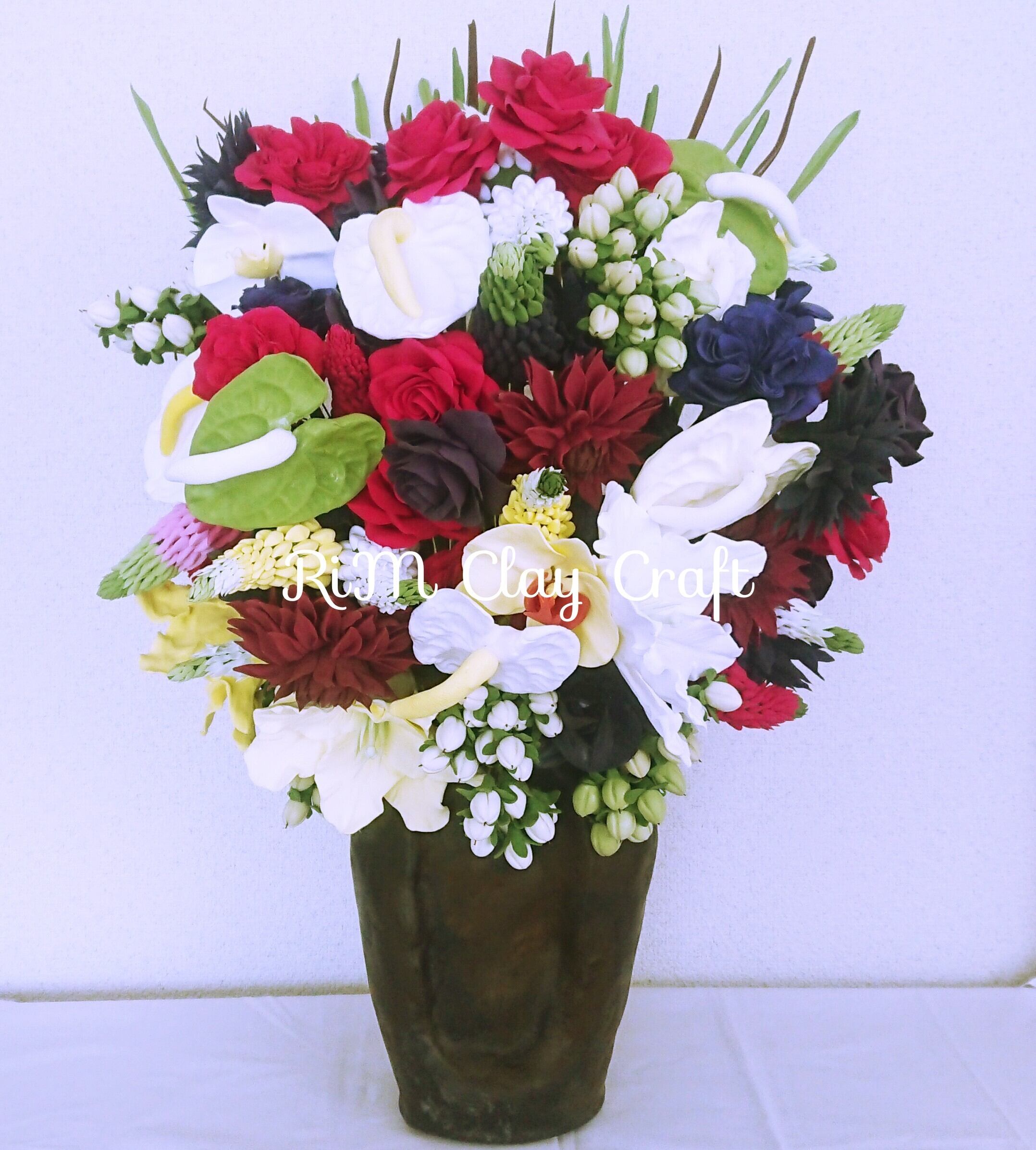 たくさんの華やかな花々