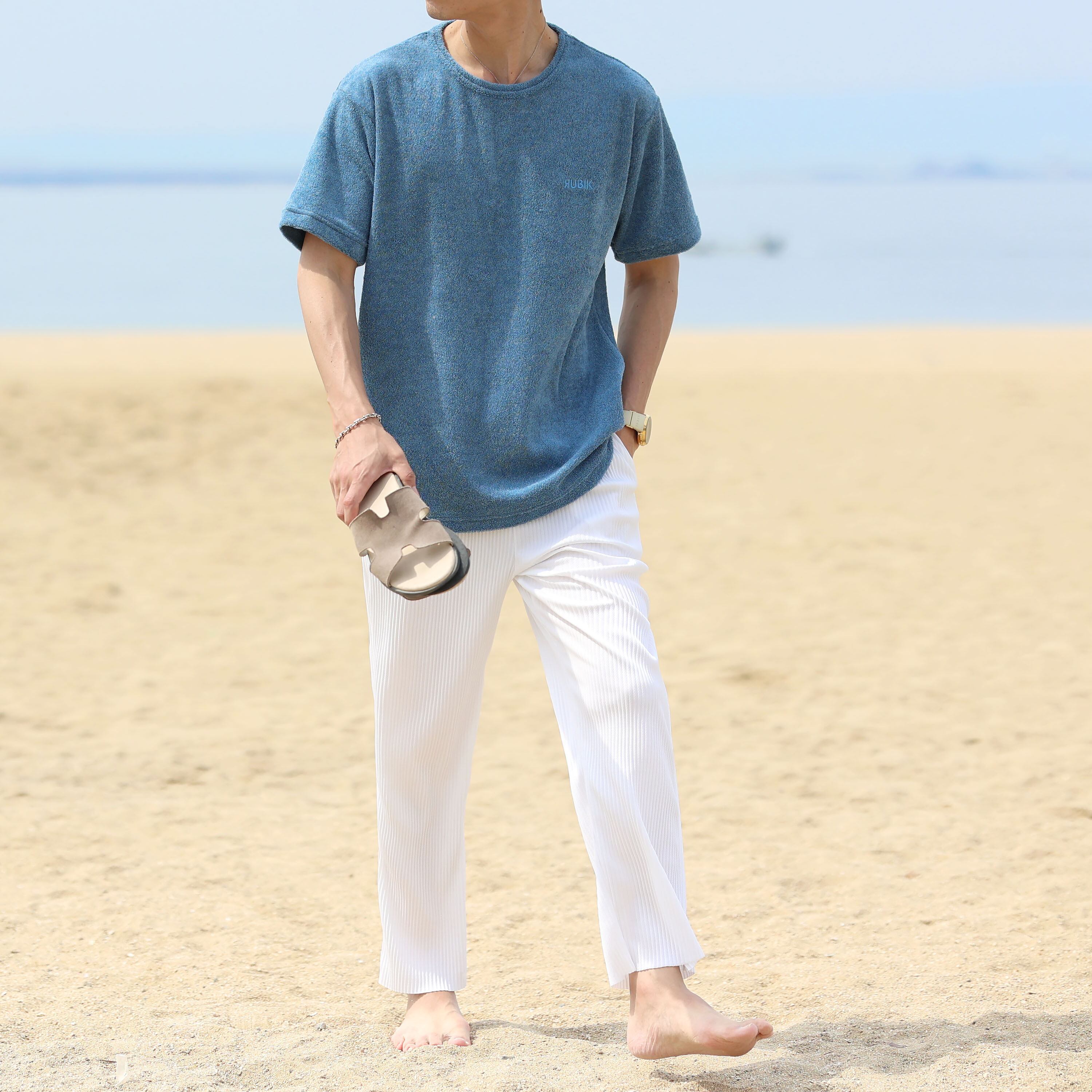 ブルー