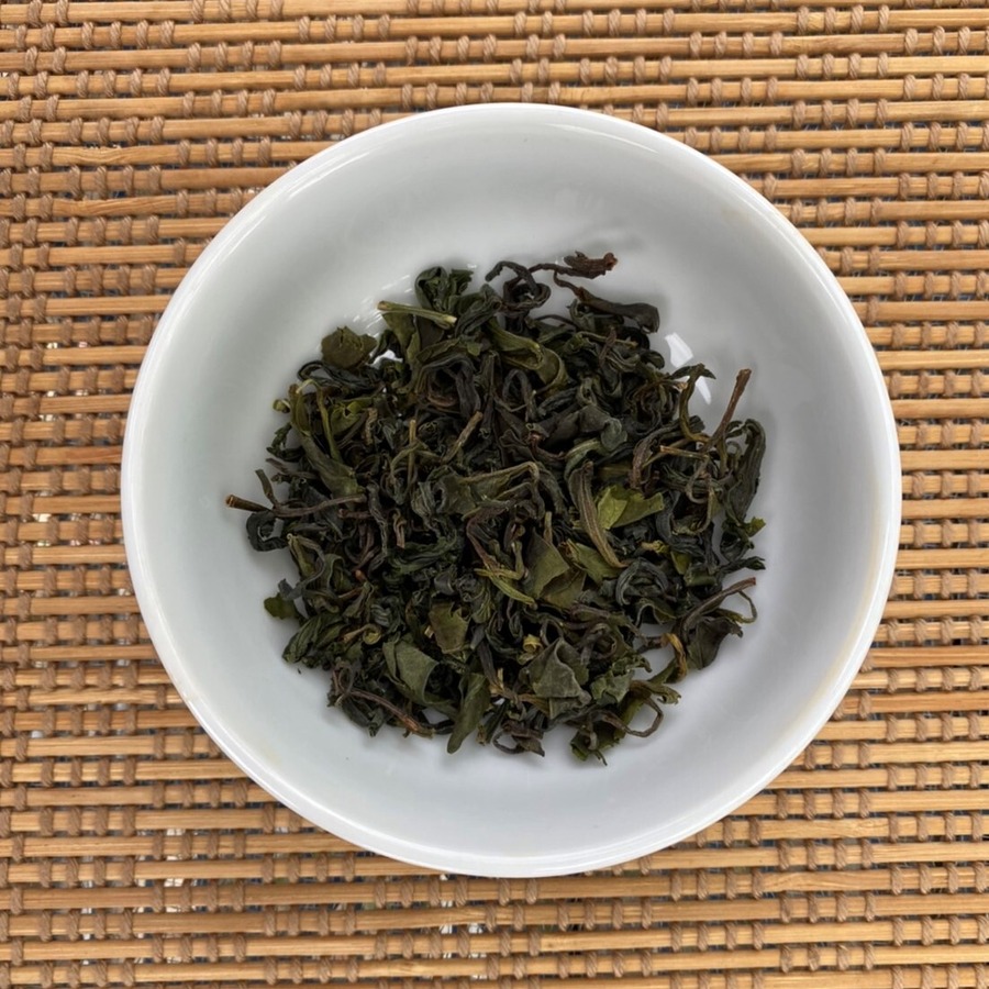 完成した荒茶は摘んだ茶葉の約4分の1の量になります