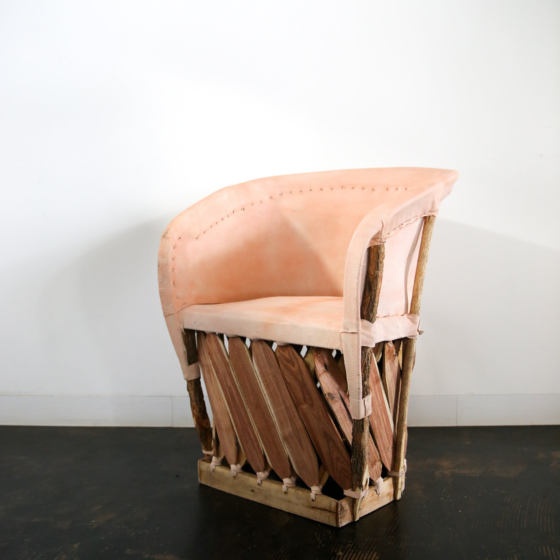 エキパルチェア　メキシコ　民藝　フォーククラフト エキパルチェア メキシコ 民藝 フォーククラフト エキパルチェア 豚革