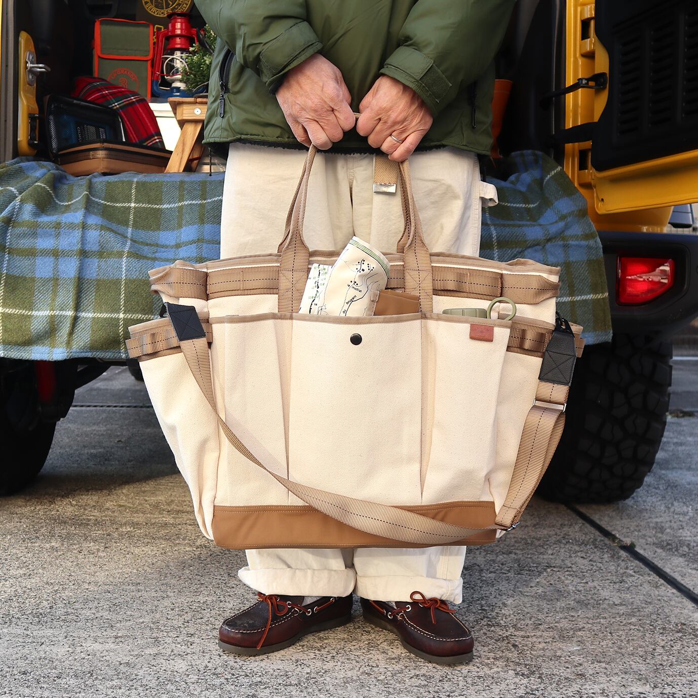 サイズ感は大きめ（画像カラーBEIGE)