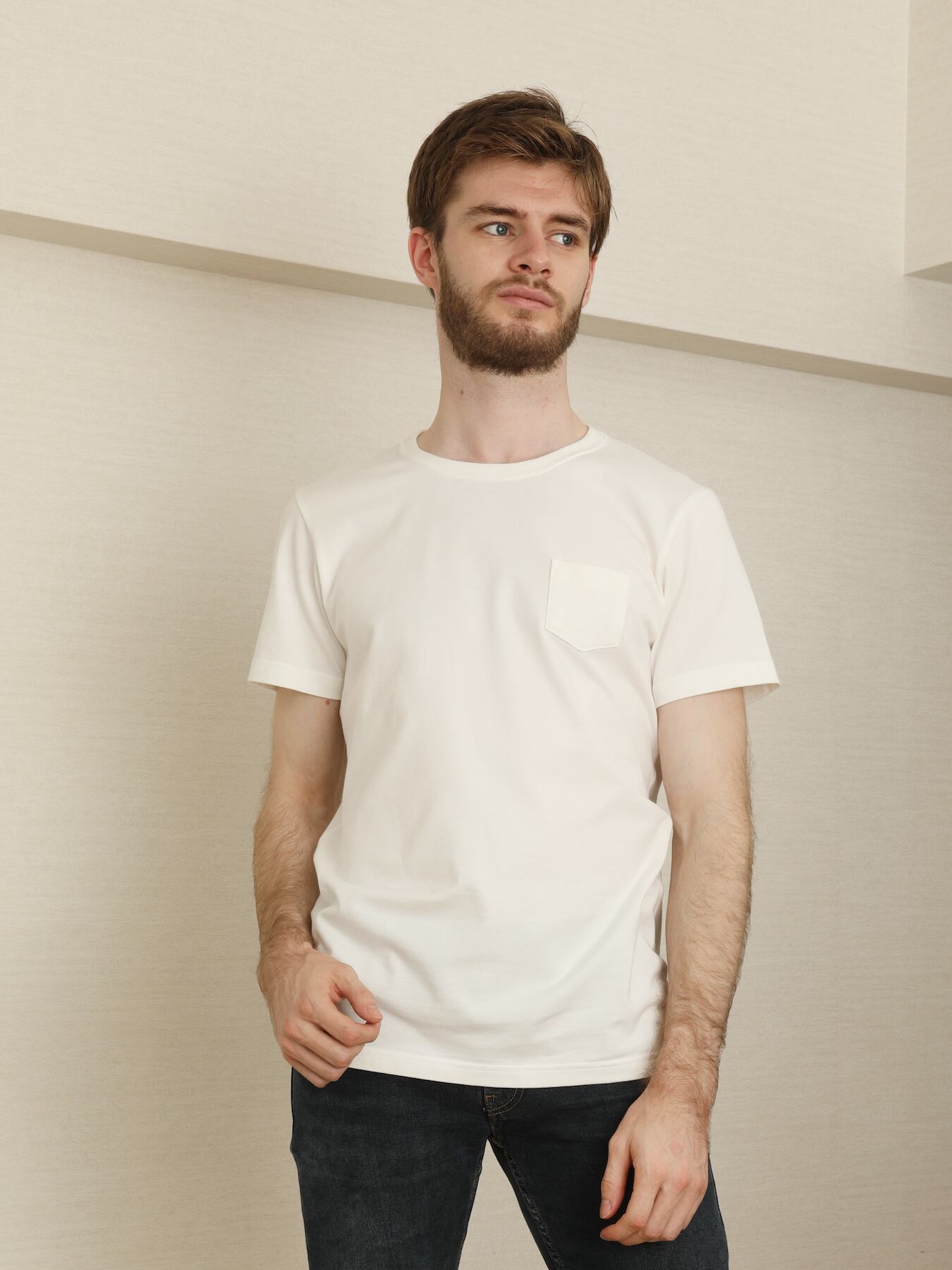 スリムフィット(クールに胸で着る) ※MTサイズ着用