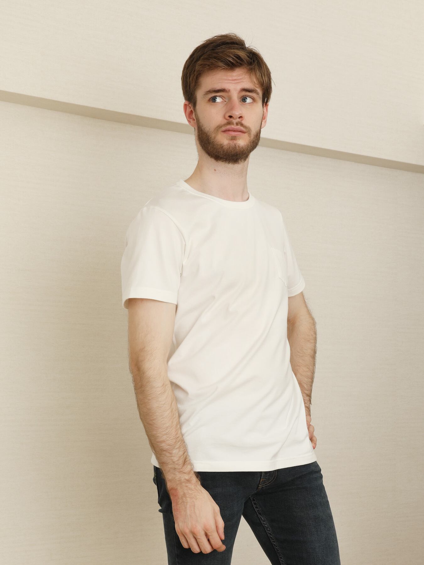 スリムフィット(クールに胸で着る) ※MTサイズ着用