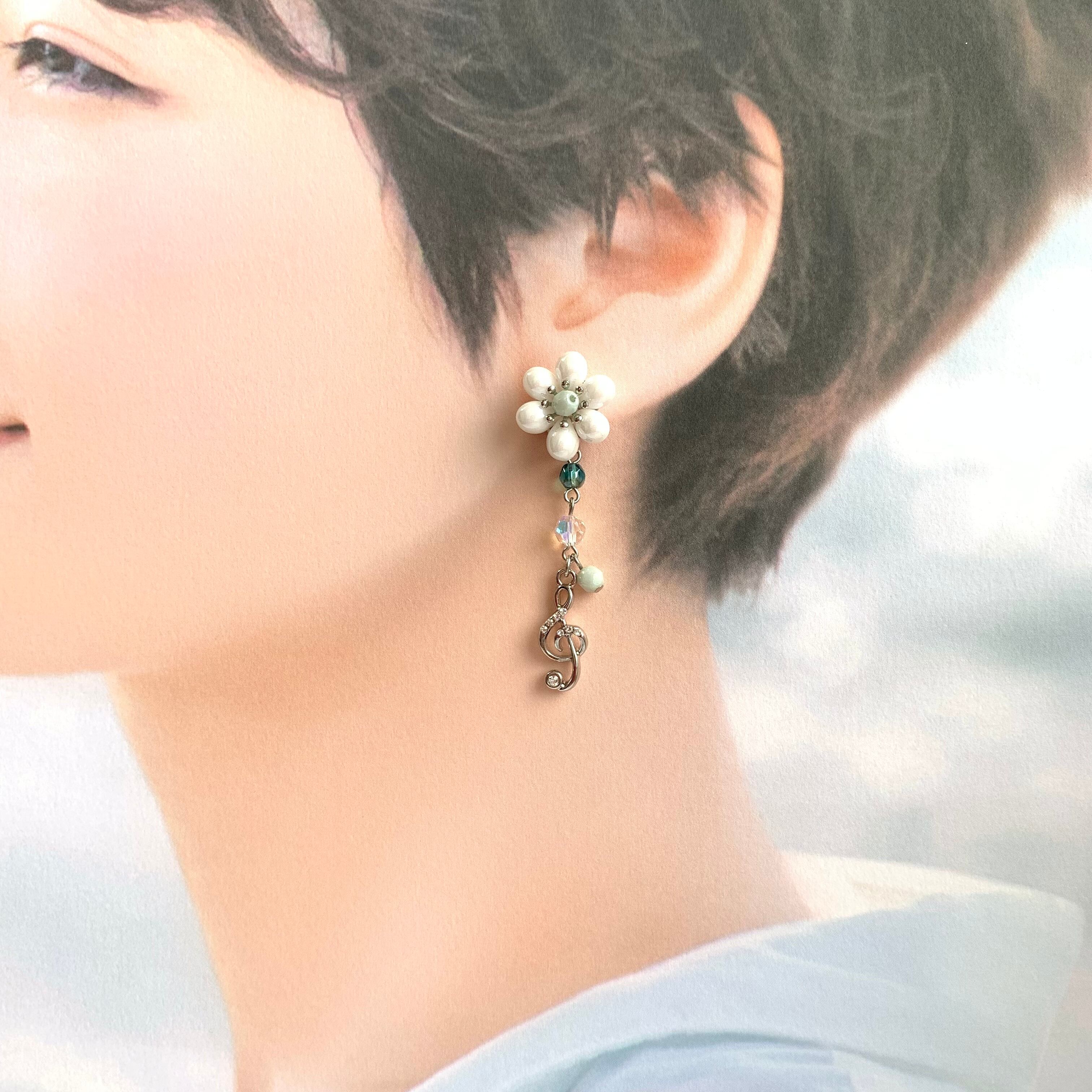 スノーホワイトは中から光っているような色味が素敵です♡