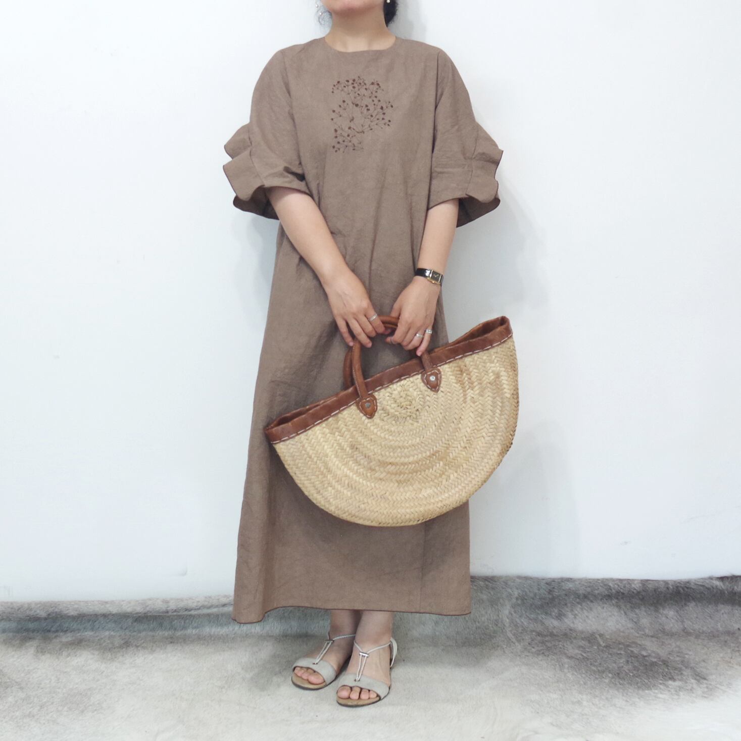 色違いのライトブラウンです。