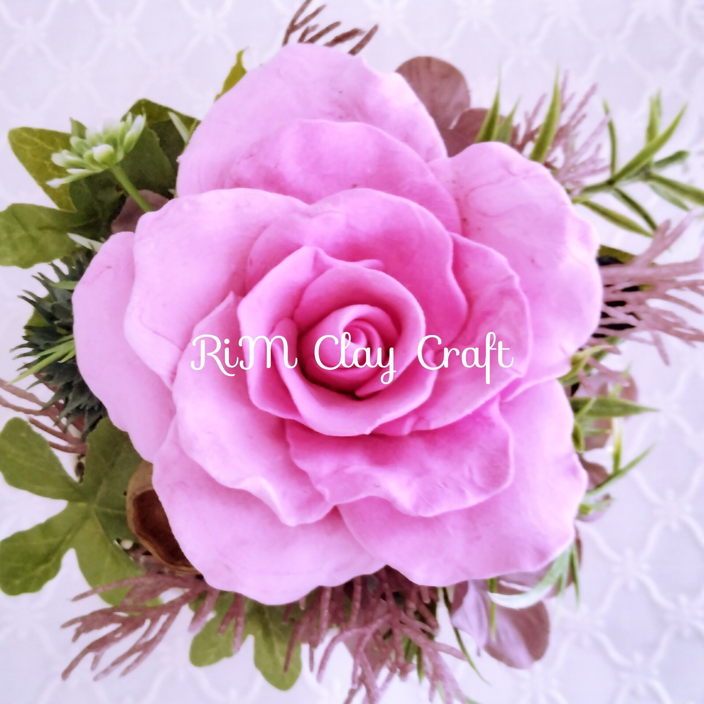 トップに豪華なピンクローズ