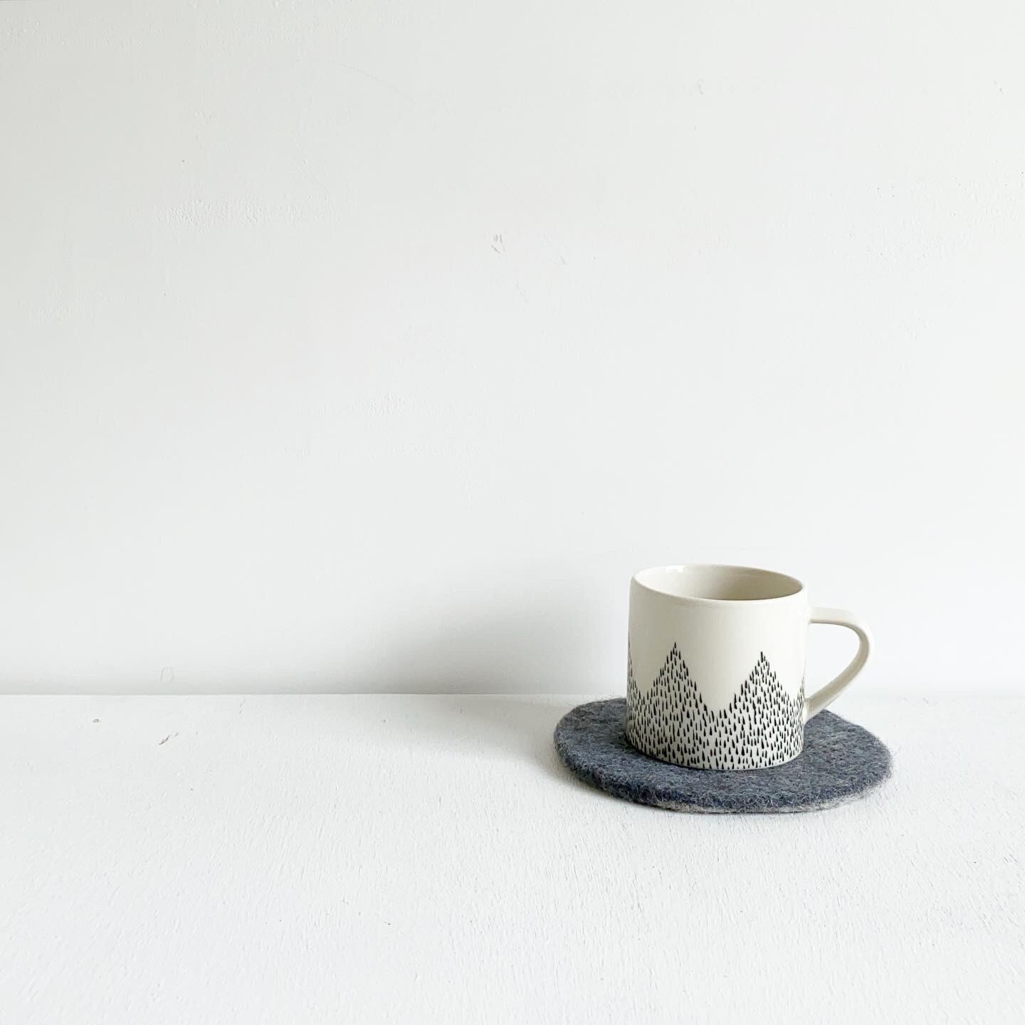 針葉樹（ブラック）