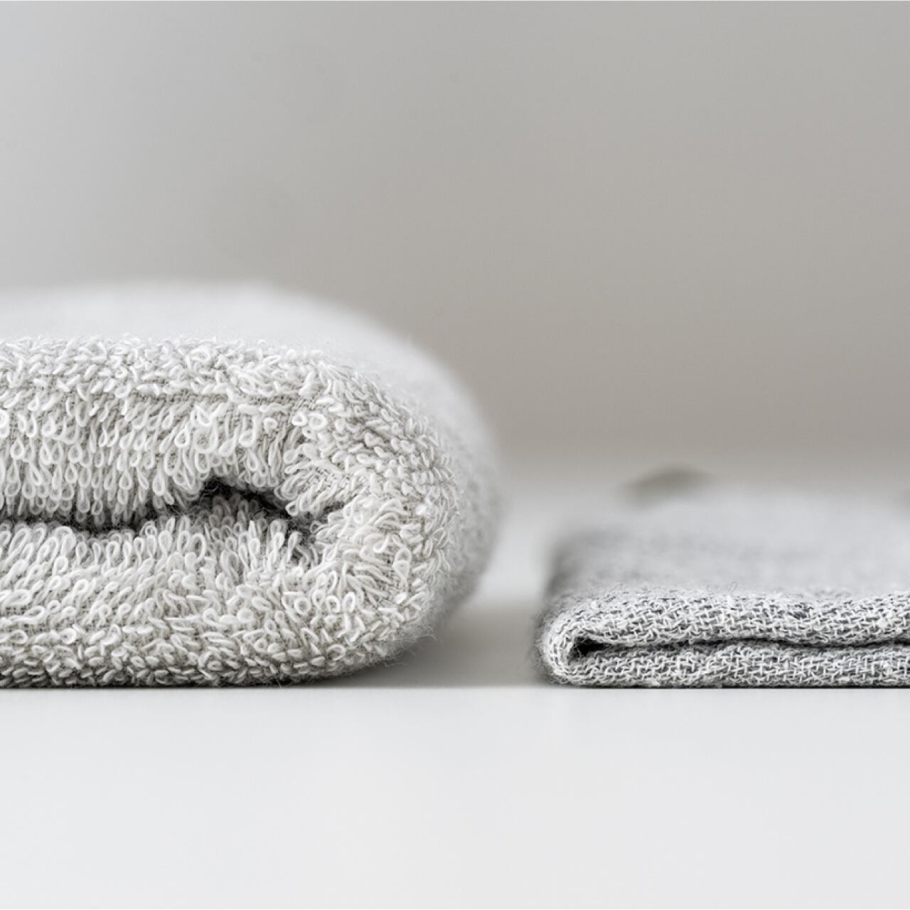 ←一般的なタオル　ファームマフラー→