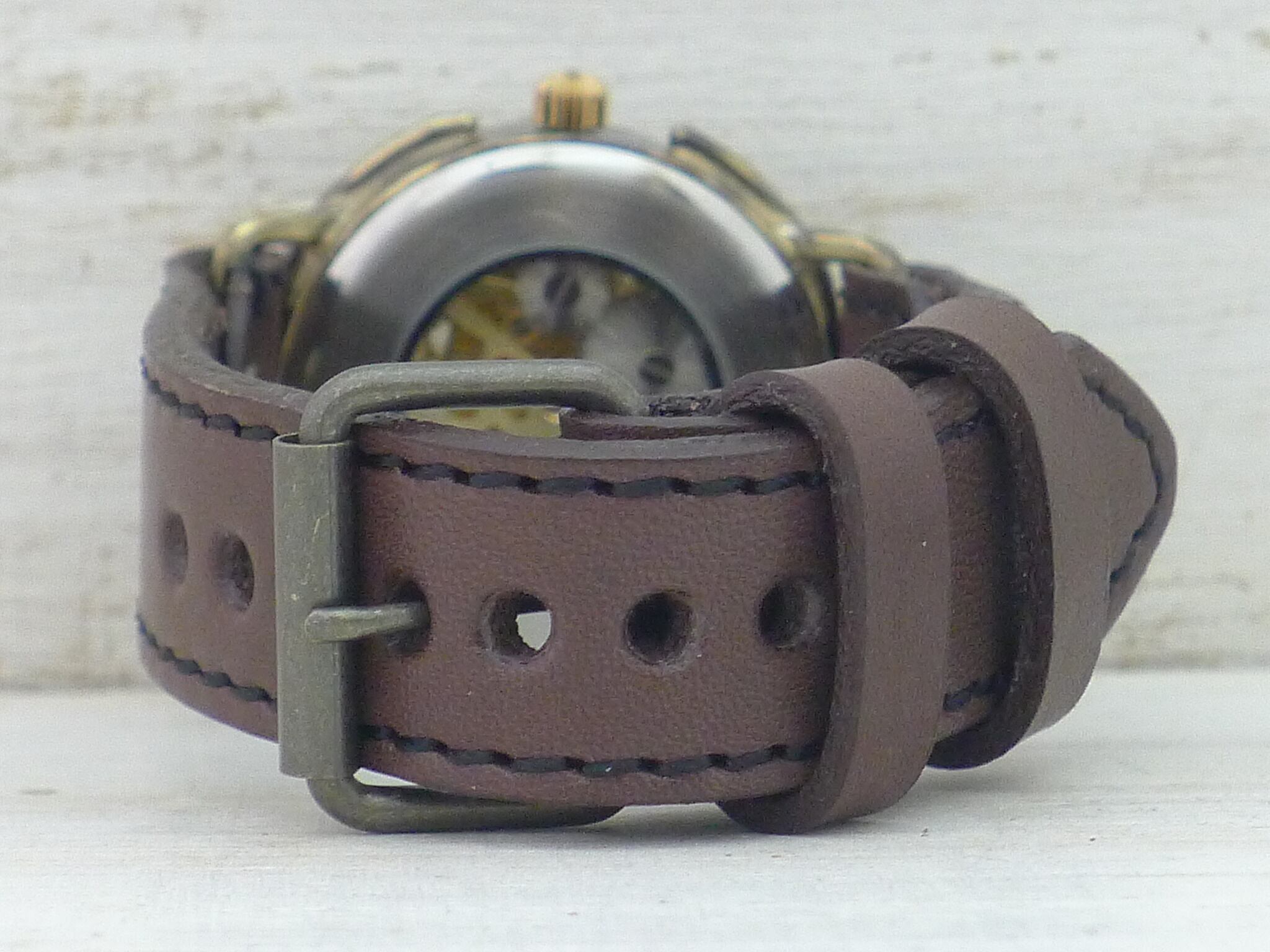 ベルトにはミシンでステッチを入れています。