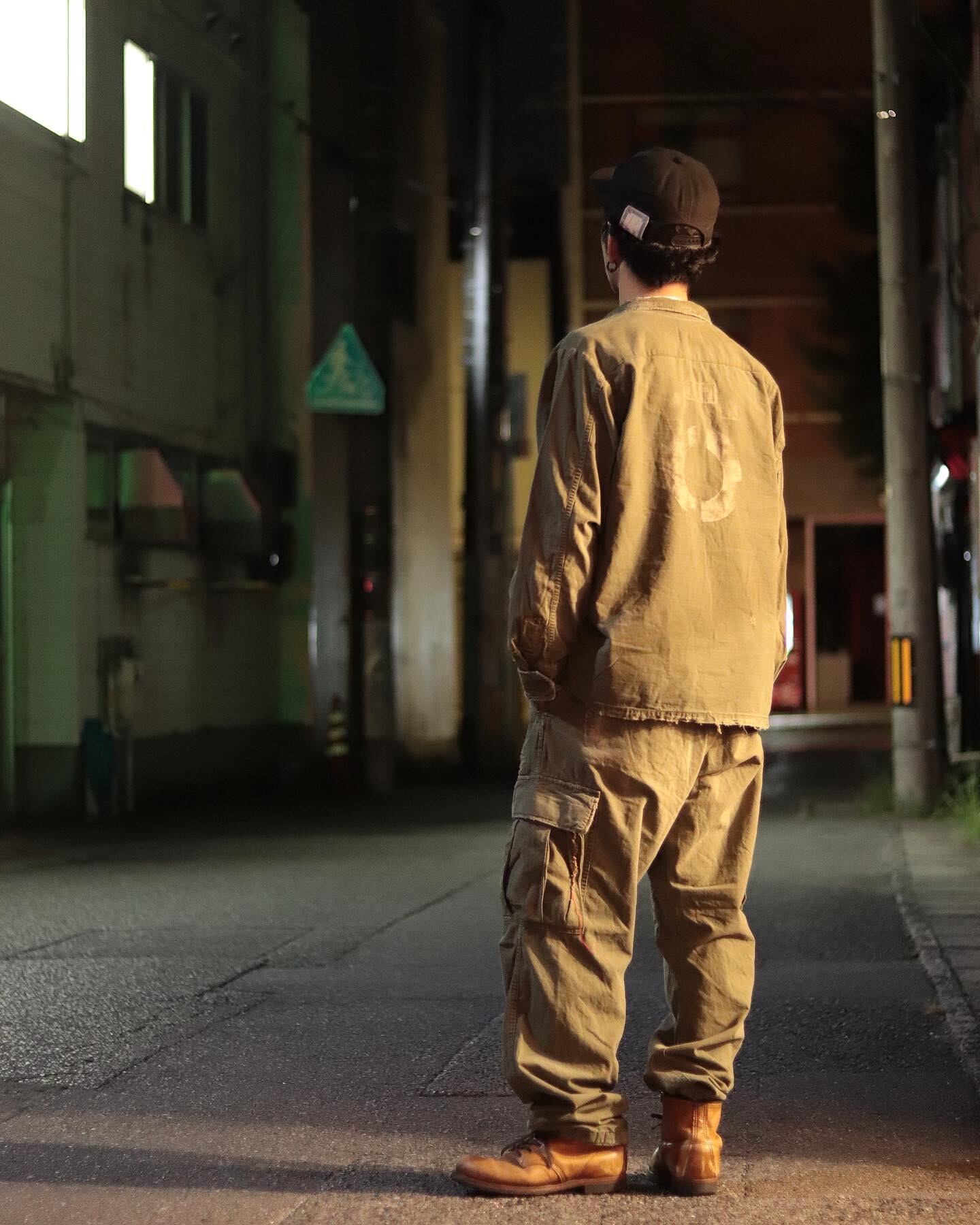 177 cm  60kg  Lサイズ着用