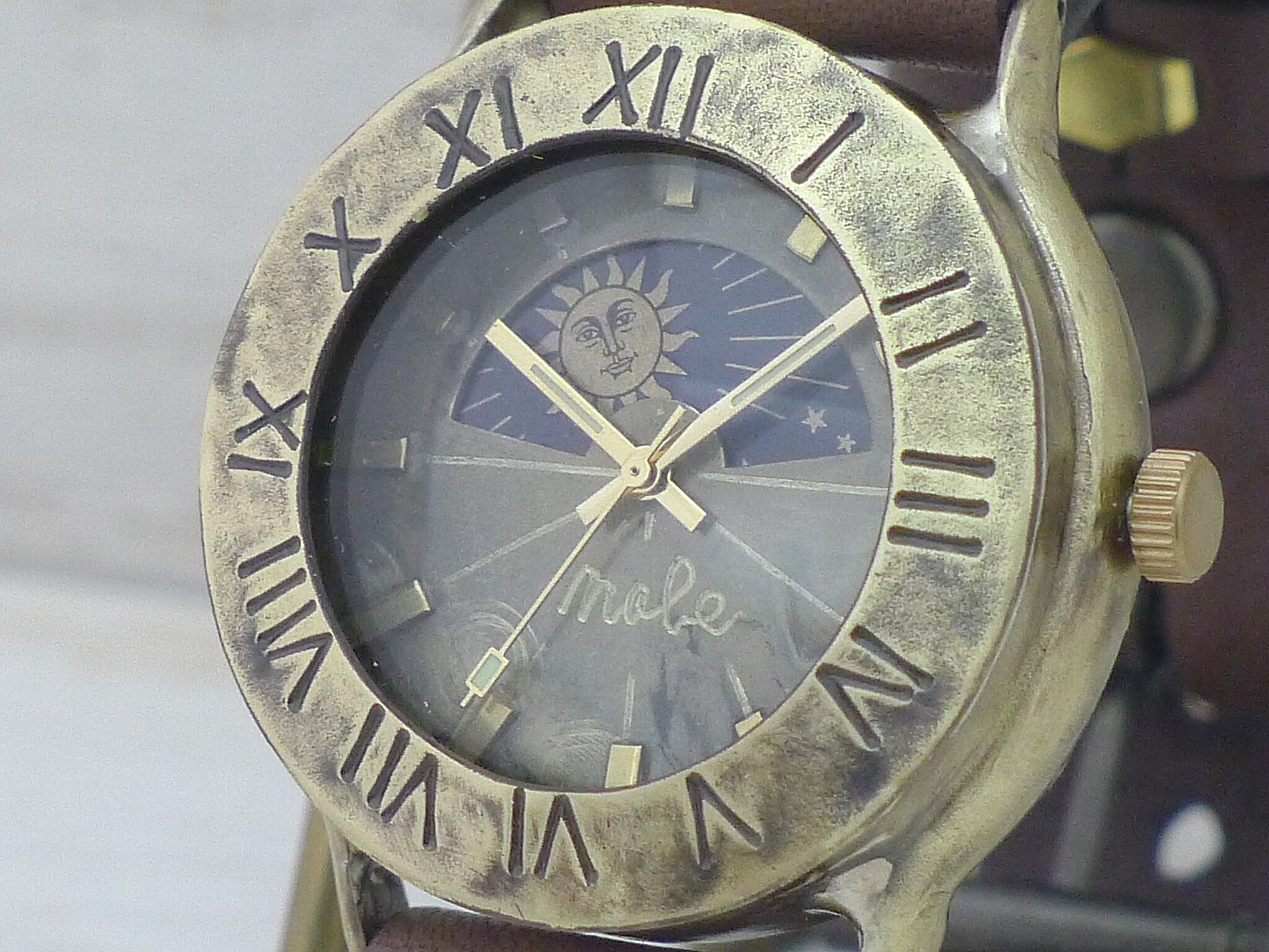 昼の時間帯は太陽が現れます