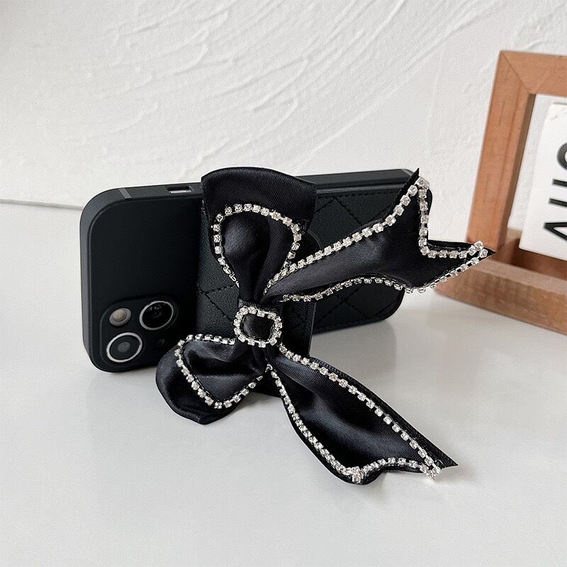 ポケットの蓋を開けて横置きでの使用も可能です