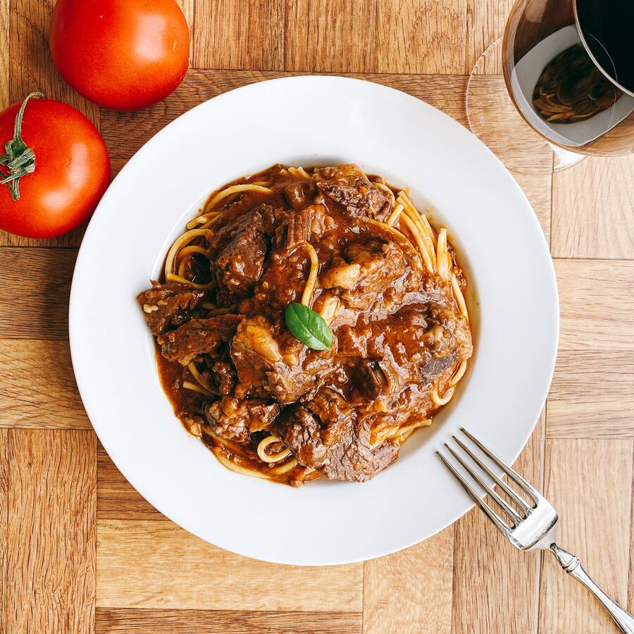 国産牛肉の赤ワイン煮込み　ミートソース