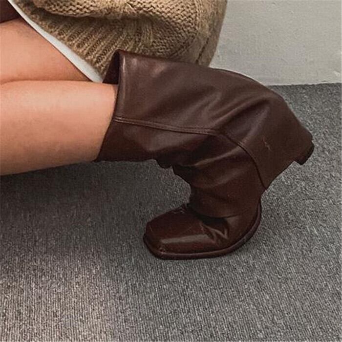 ダークブラウン