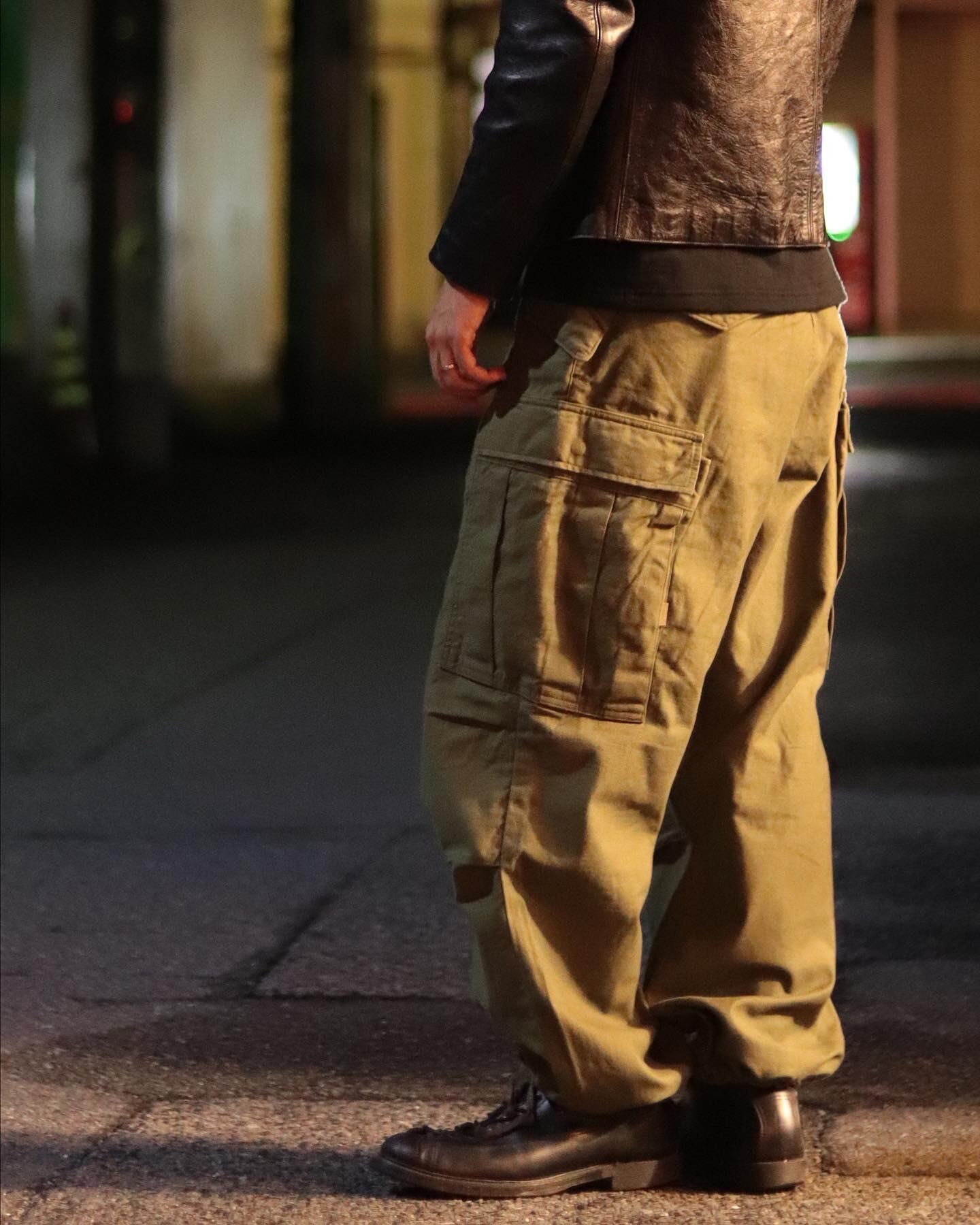 177cm 60kg  32インチ着用