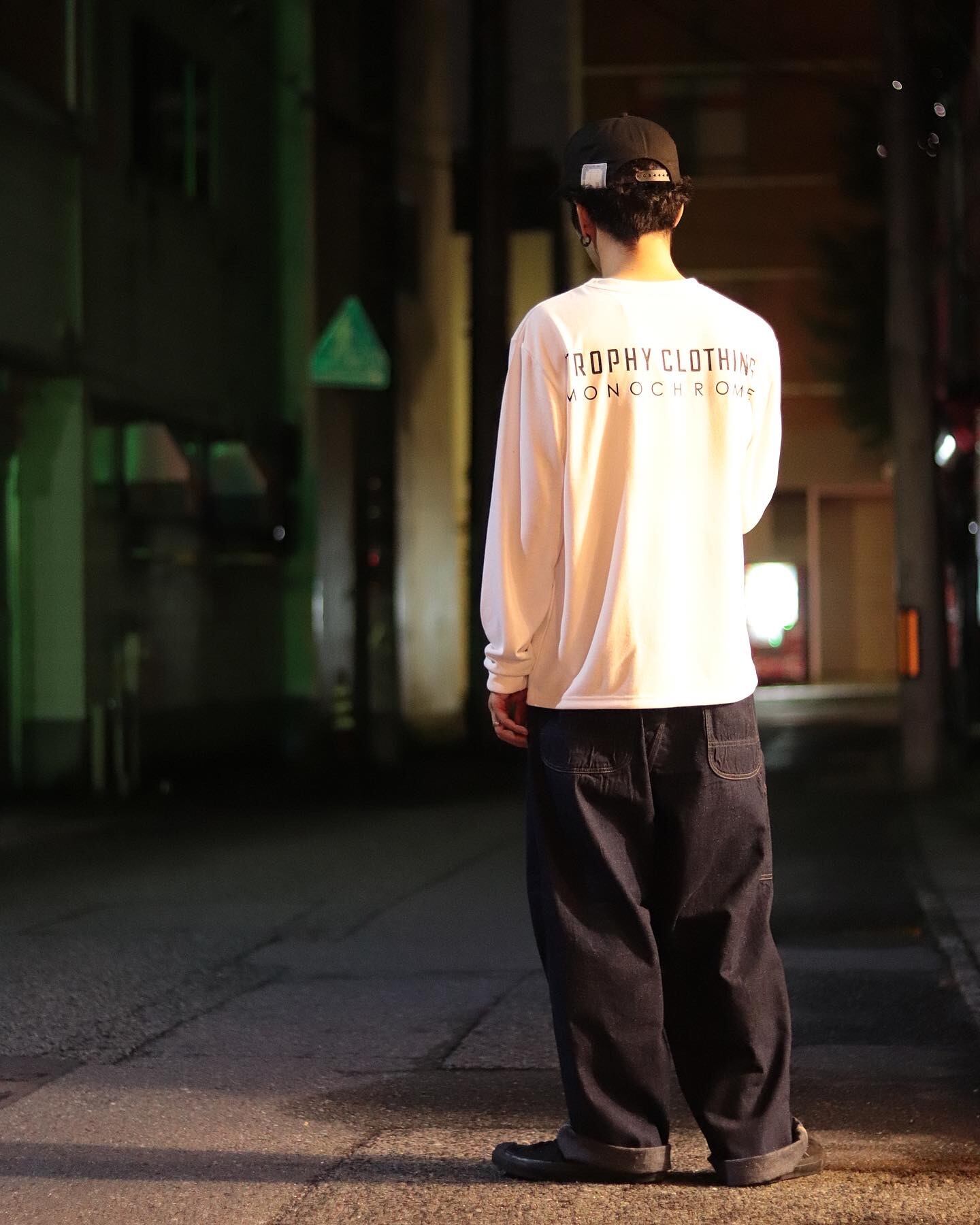 177cm 60kg  32インチ着用