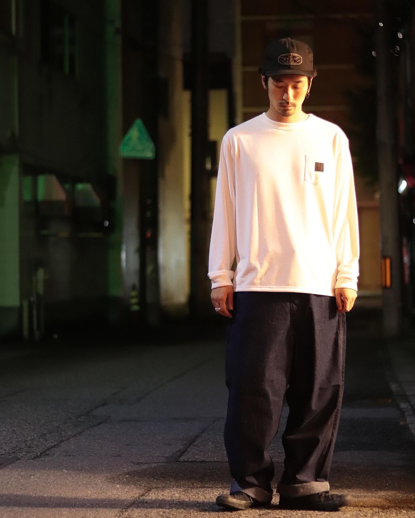 177cm 60kg  32インチ着用