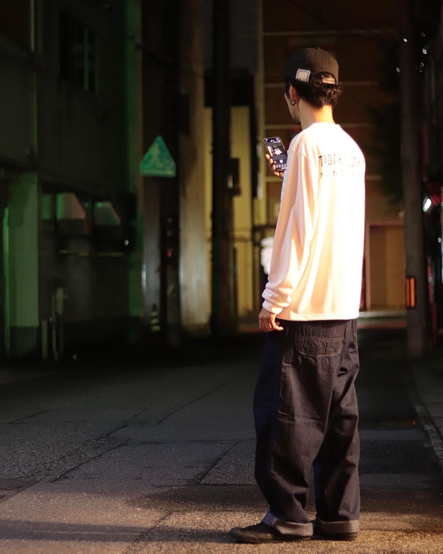 177cm 60kg  32インチ着用