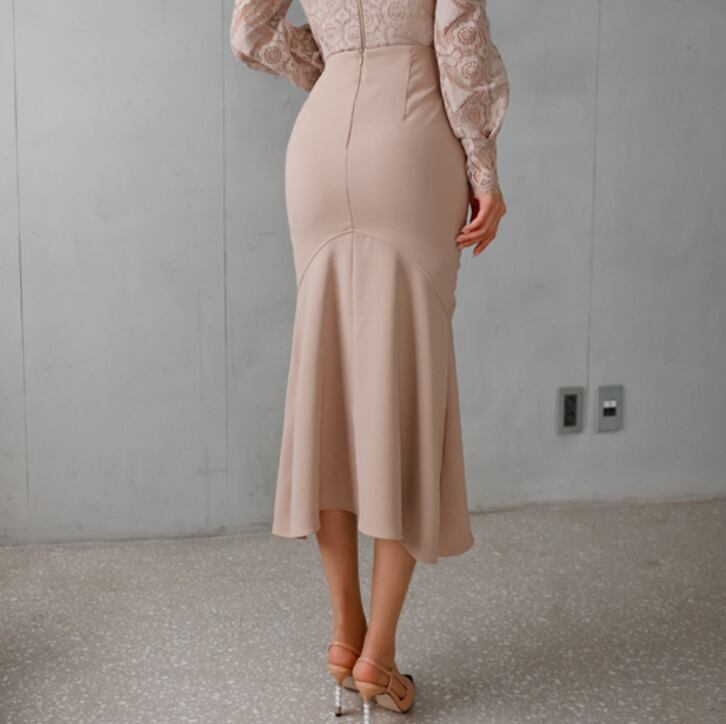 スカート　後ろ