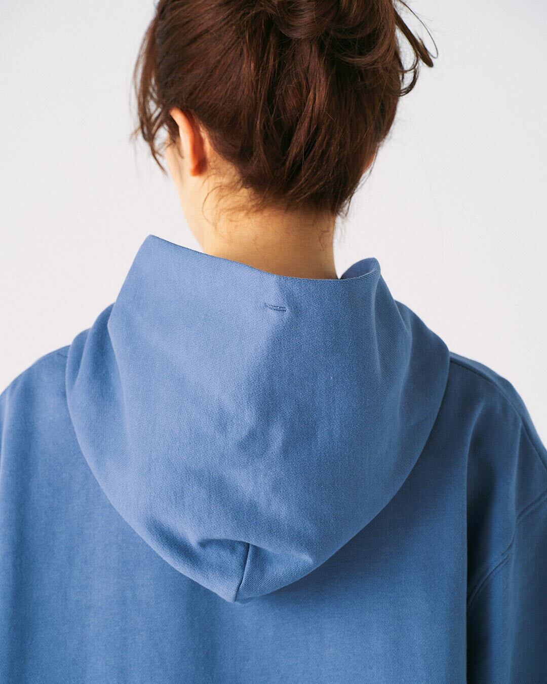 バックはフード仕様