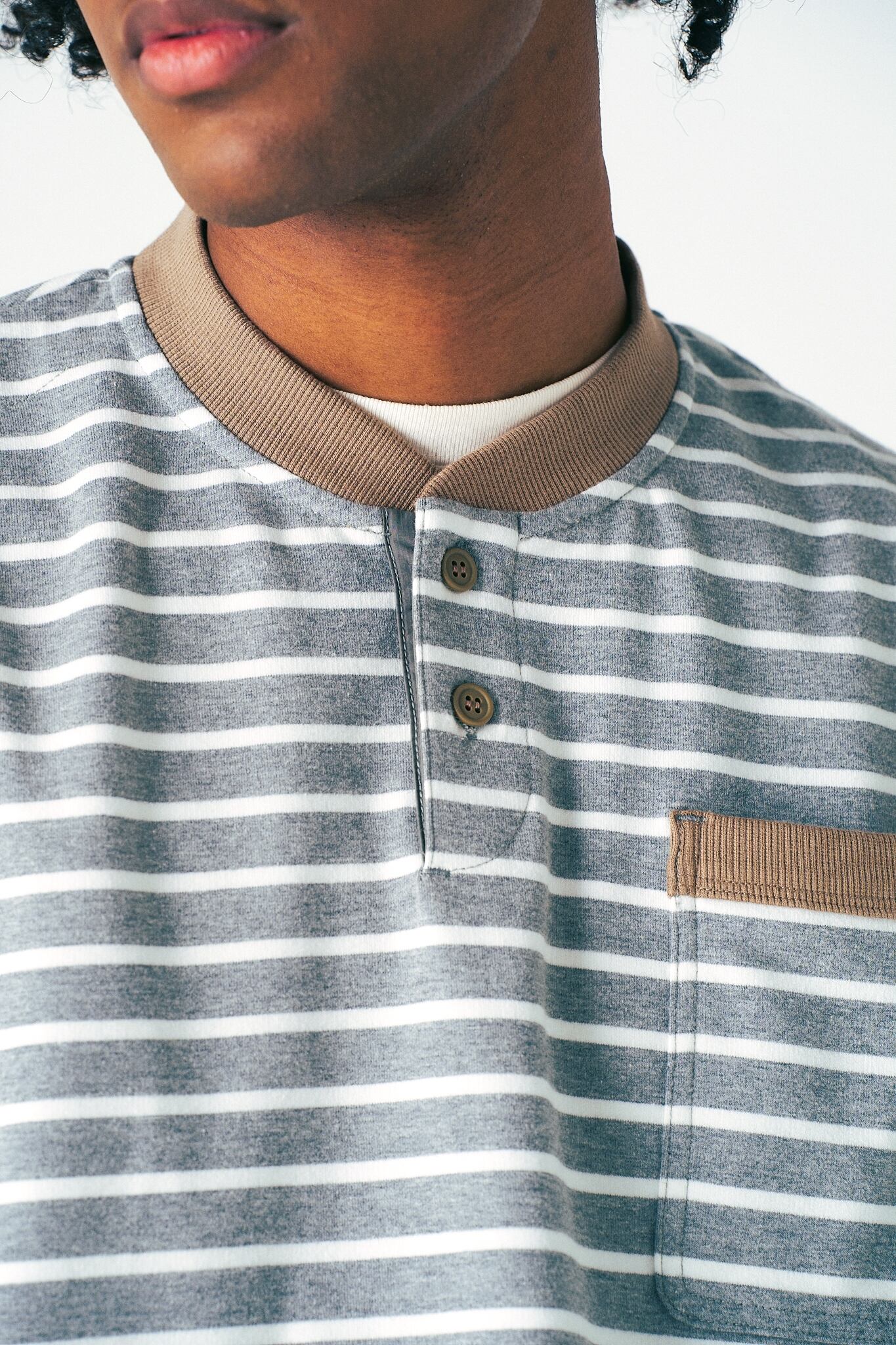  ボタンで着脱スムーズに