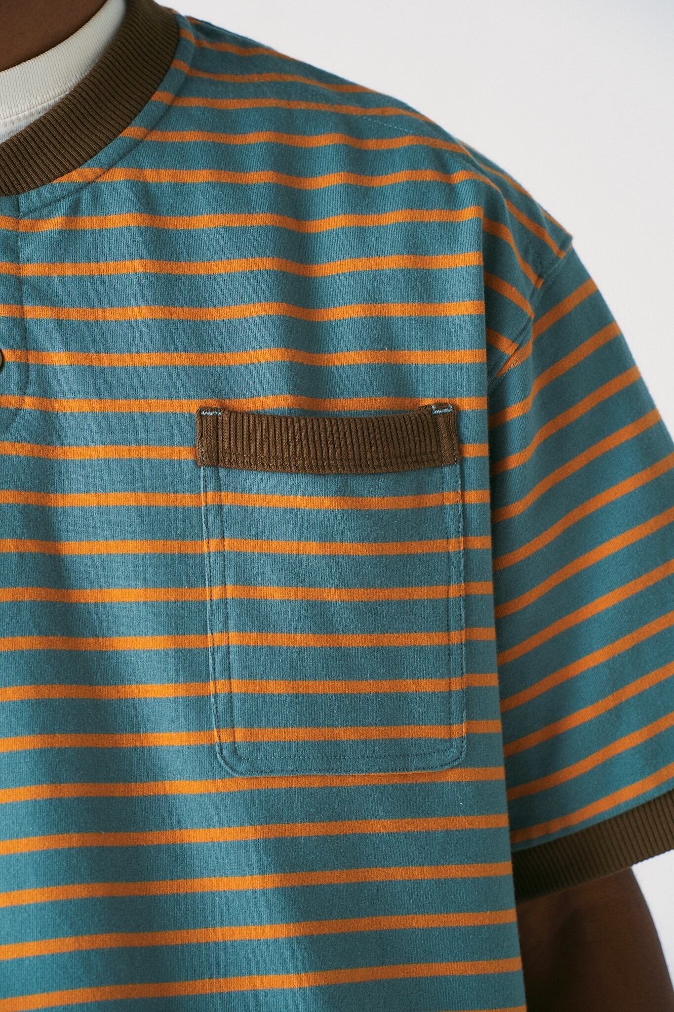 スマートフォンサイズの胸ポケット