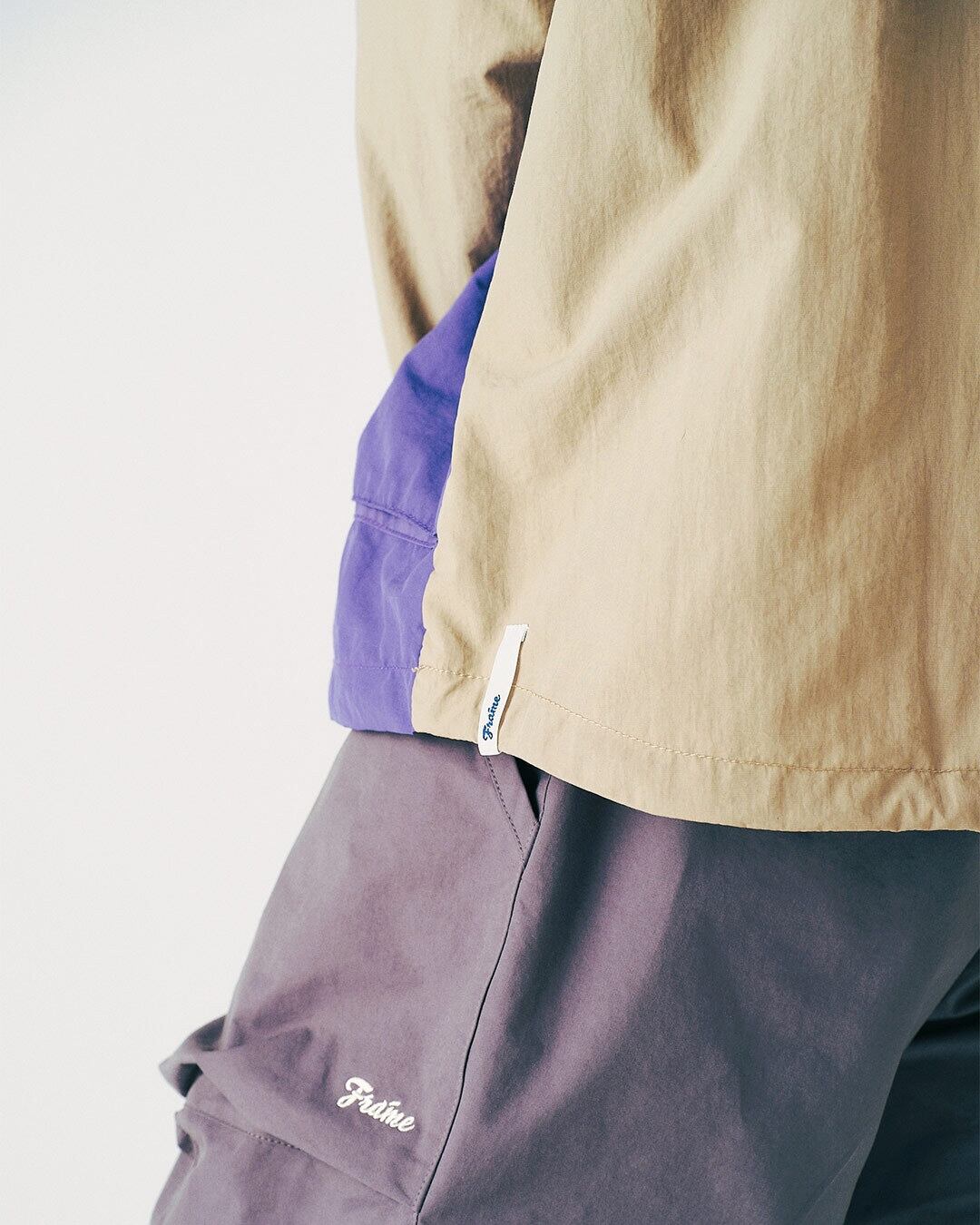 ゴムで裾のシルエット調整可能