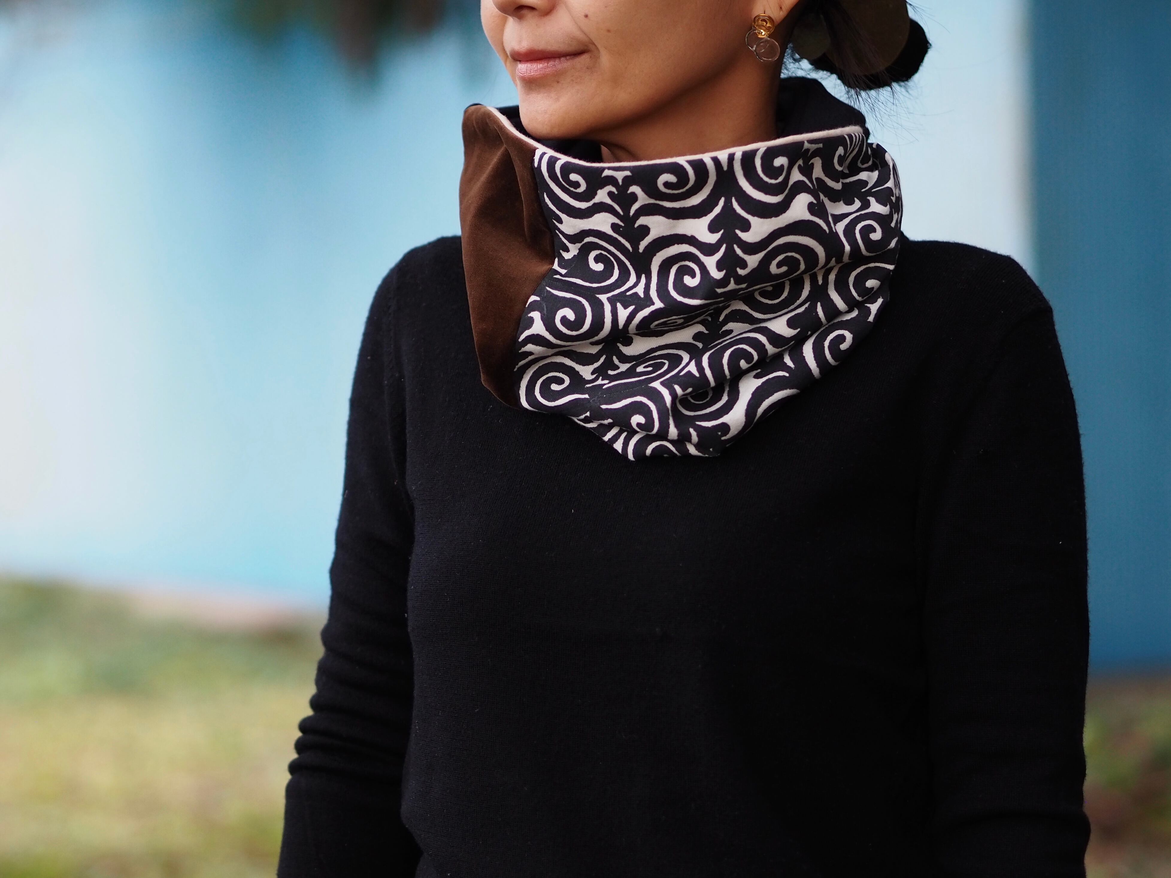 二重に巻くスタイルですので、首周り暖か。オールコットンでちくちくしません。