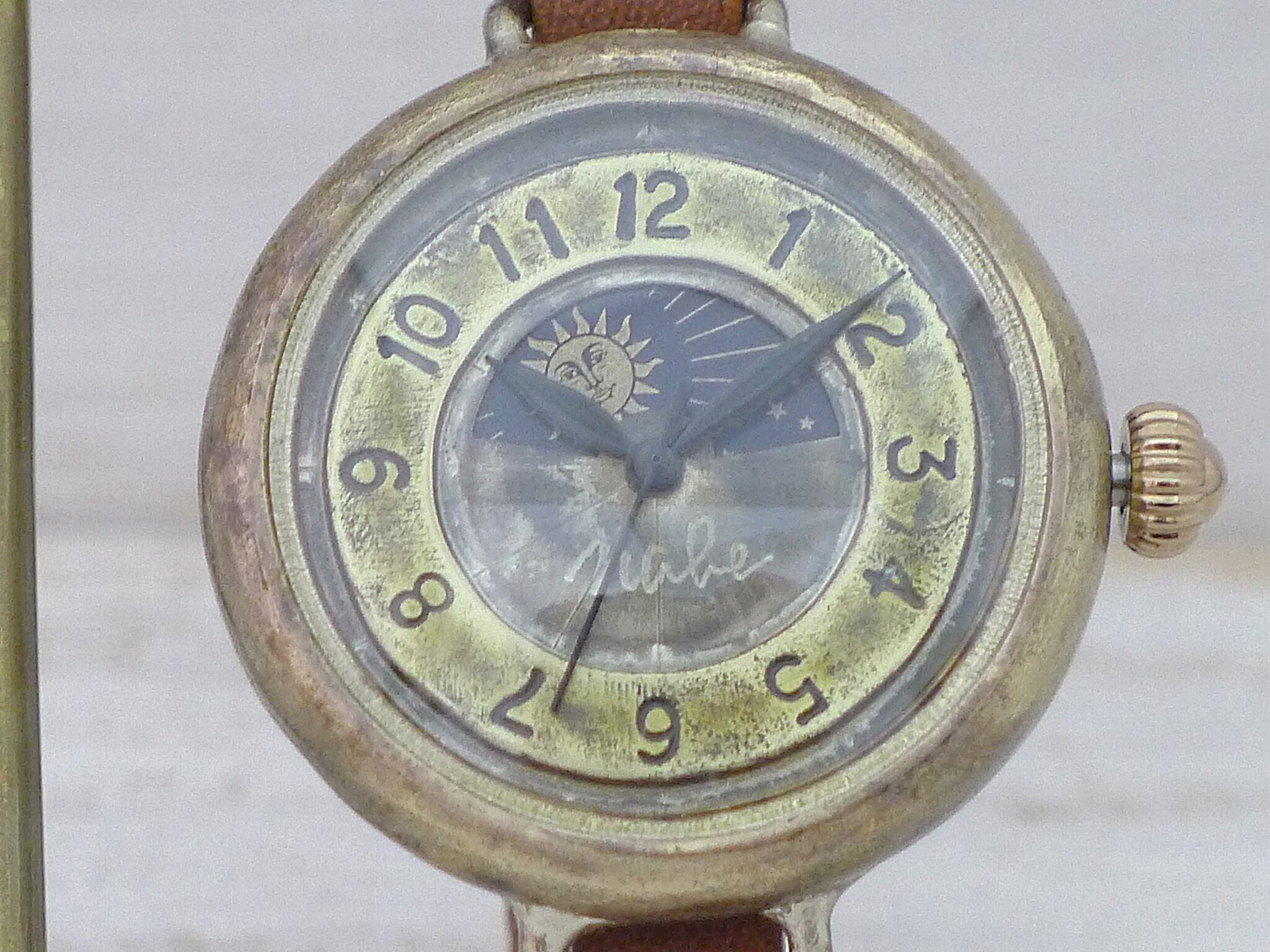 昼の時間帯は太陽が現れます