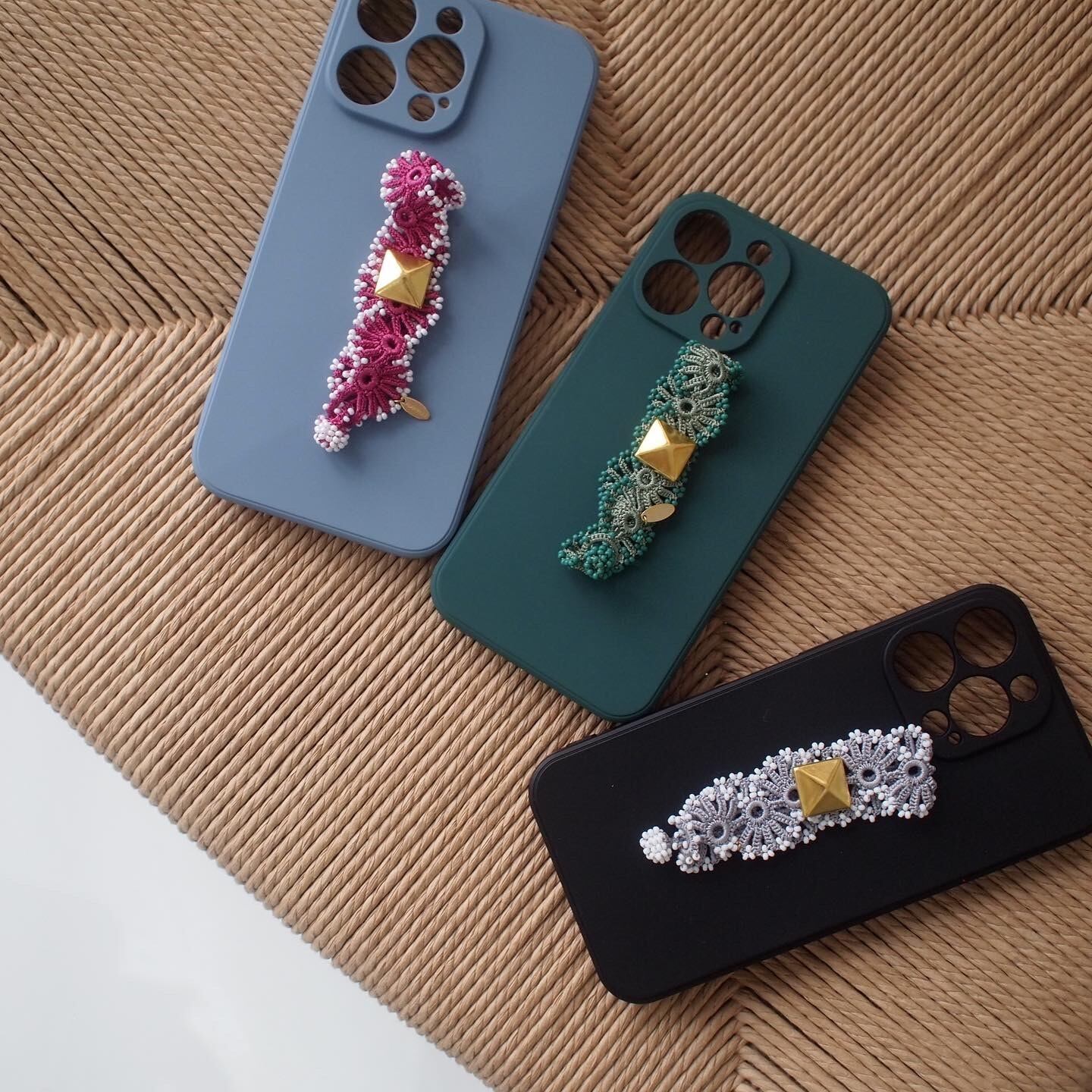 3カラー展開！服のように着せ替えてもつのも人気です