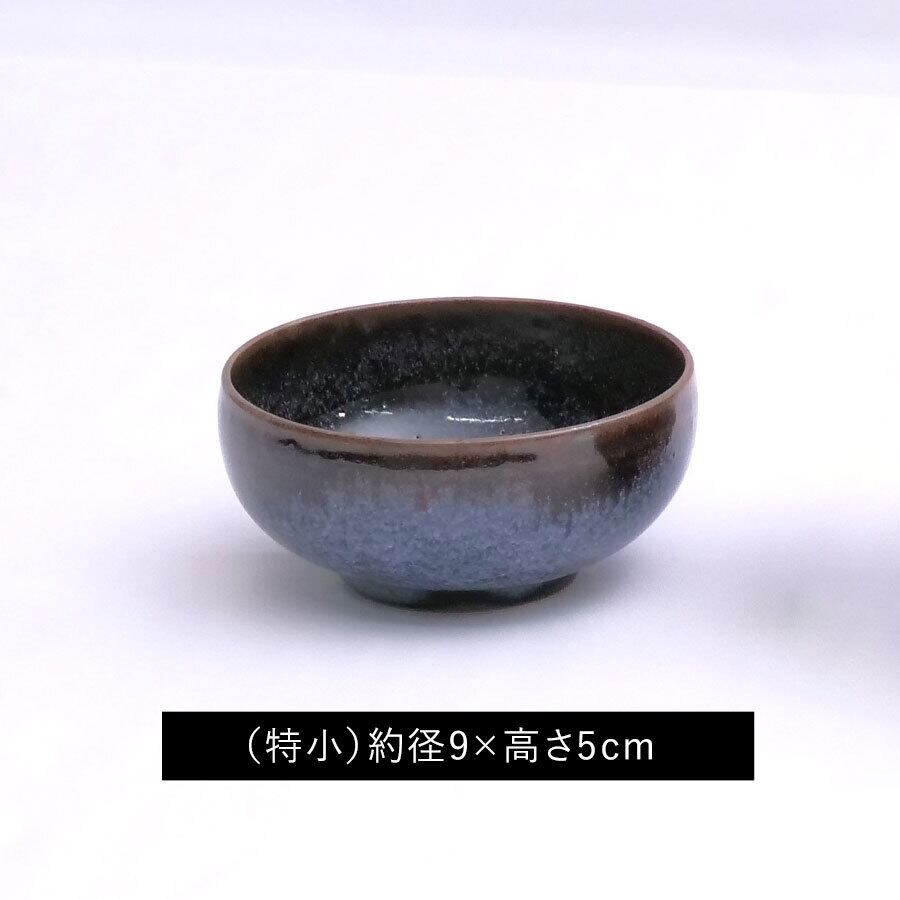 離乳食は「特小」で。食材をすくいやすいように縁が内側に入っている