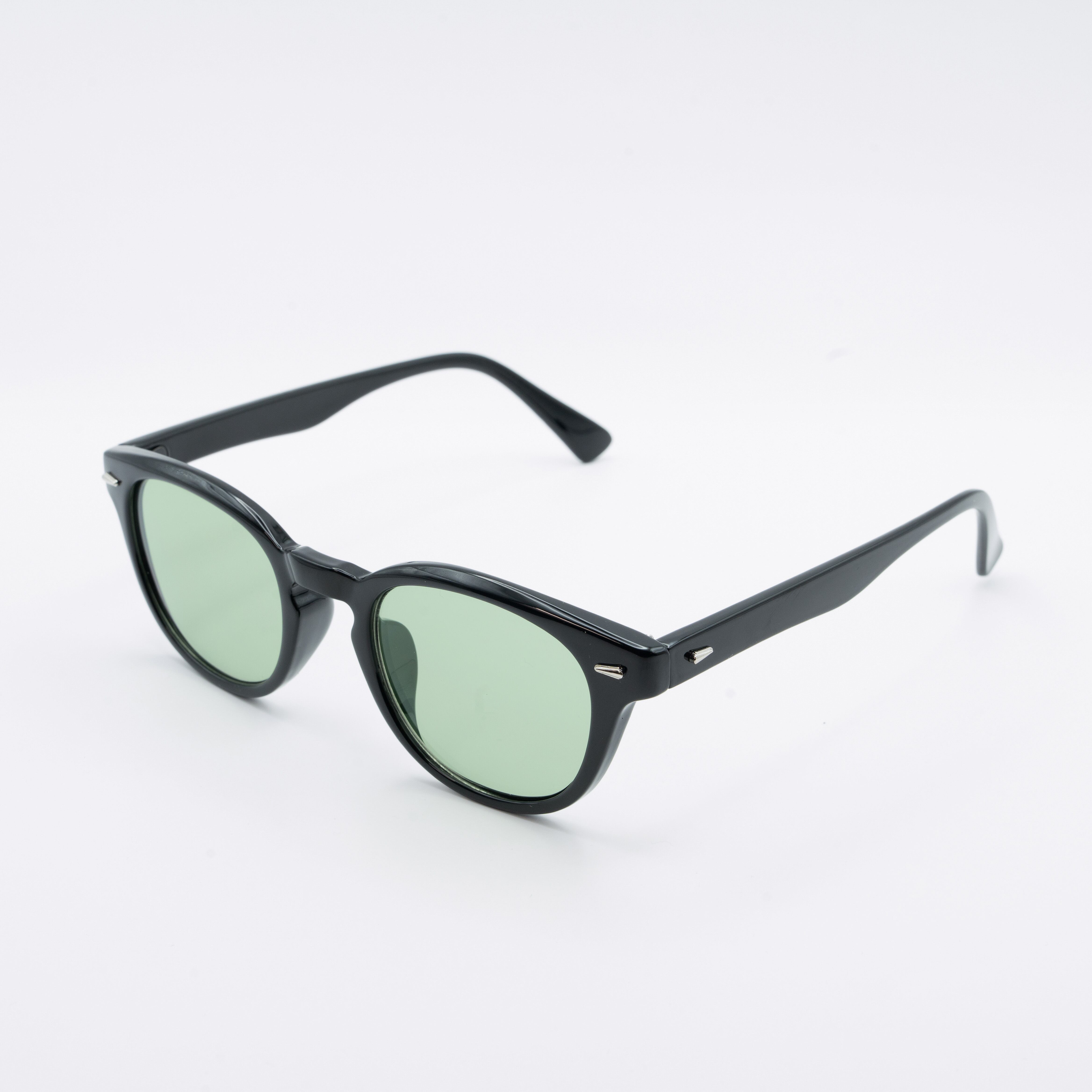ブラック×グリーンレンズ