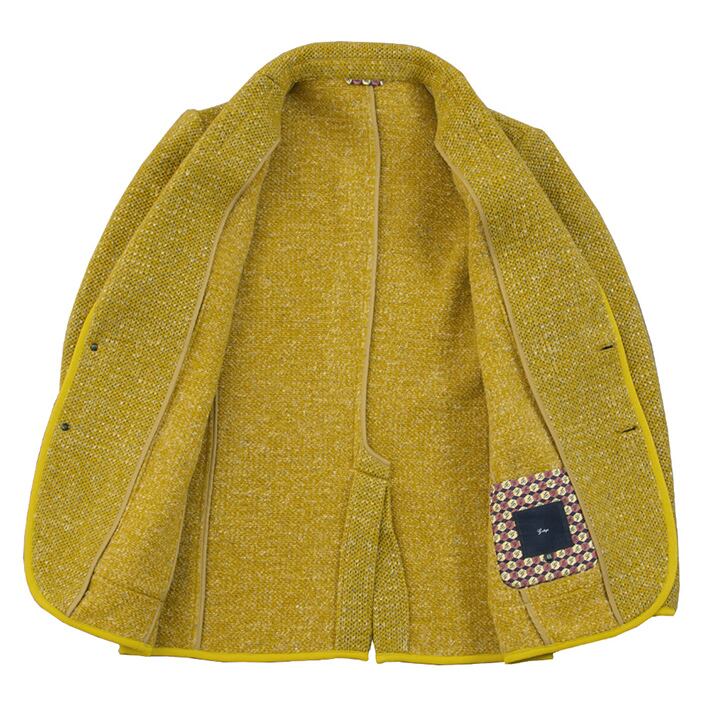 裏側　余計なものを排除したライトな仕立て