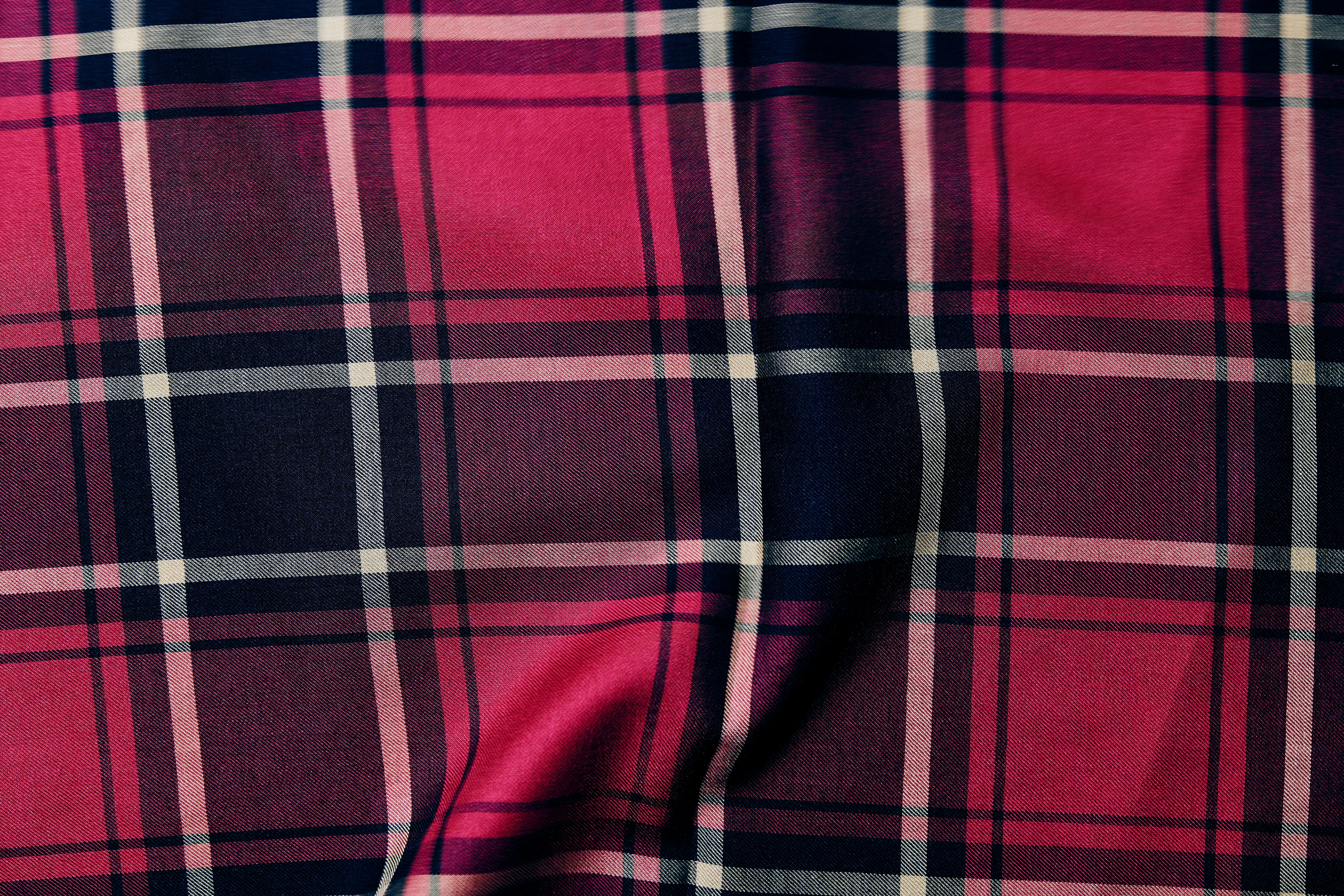 ブラック×レッドチェック