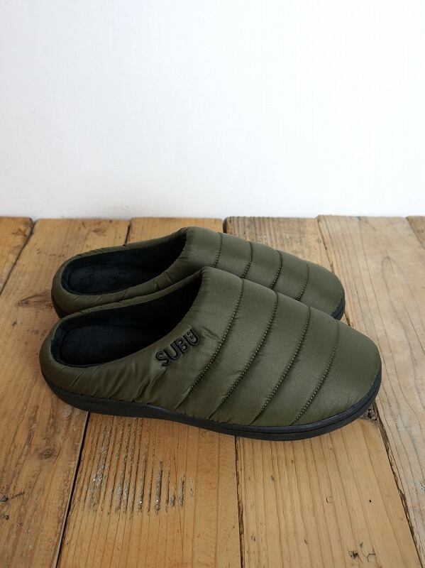 マウンテンカーキ