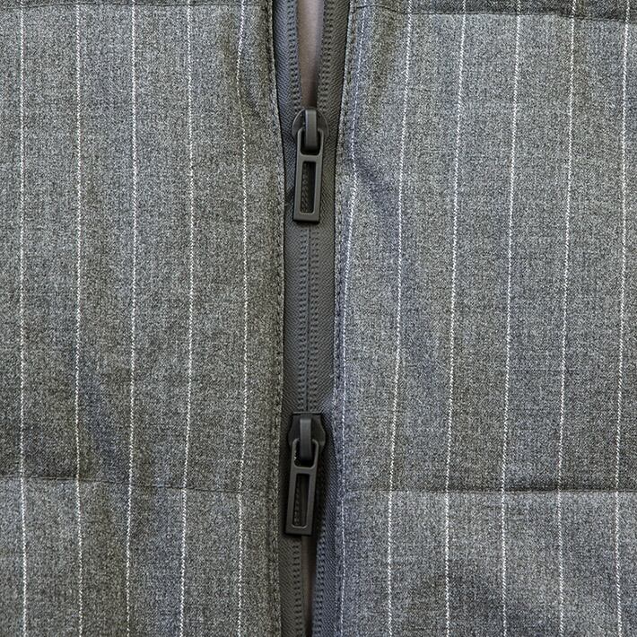 フロントZIP　フロントファスナーにはWジップを採用