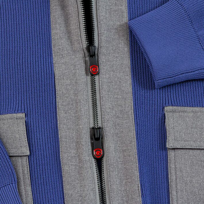 ZIP　フロントはダブルZIPファスナー