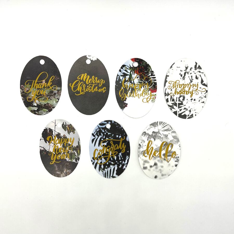 選べるメッセージタグ。タグにはラッピングペーパー等を再利用している為、一つ一つの柄が異なります。