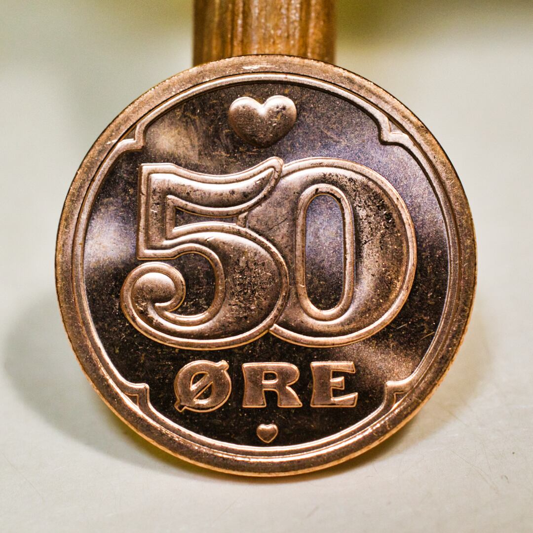 コインデザイン：商品写真では下部