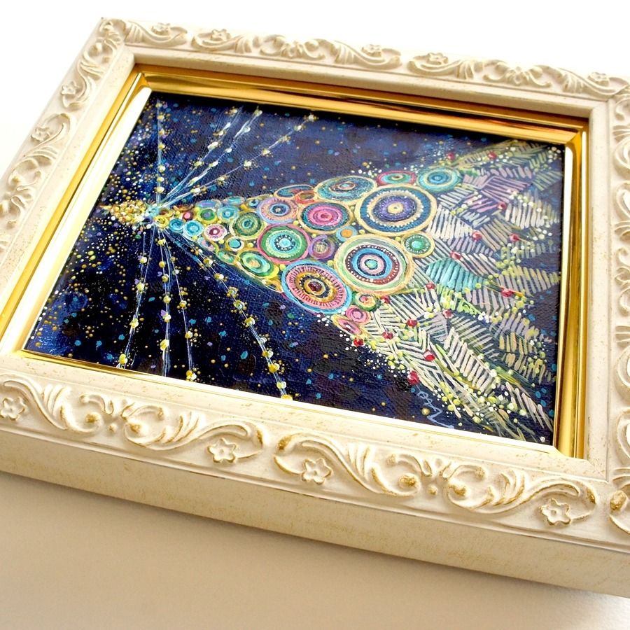 Hand-painted by infinity artist NAO, Japan.