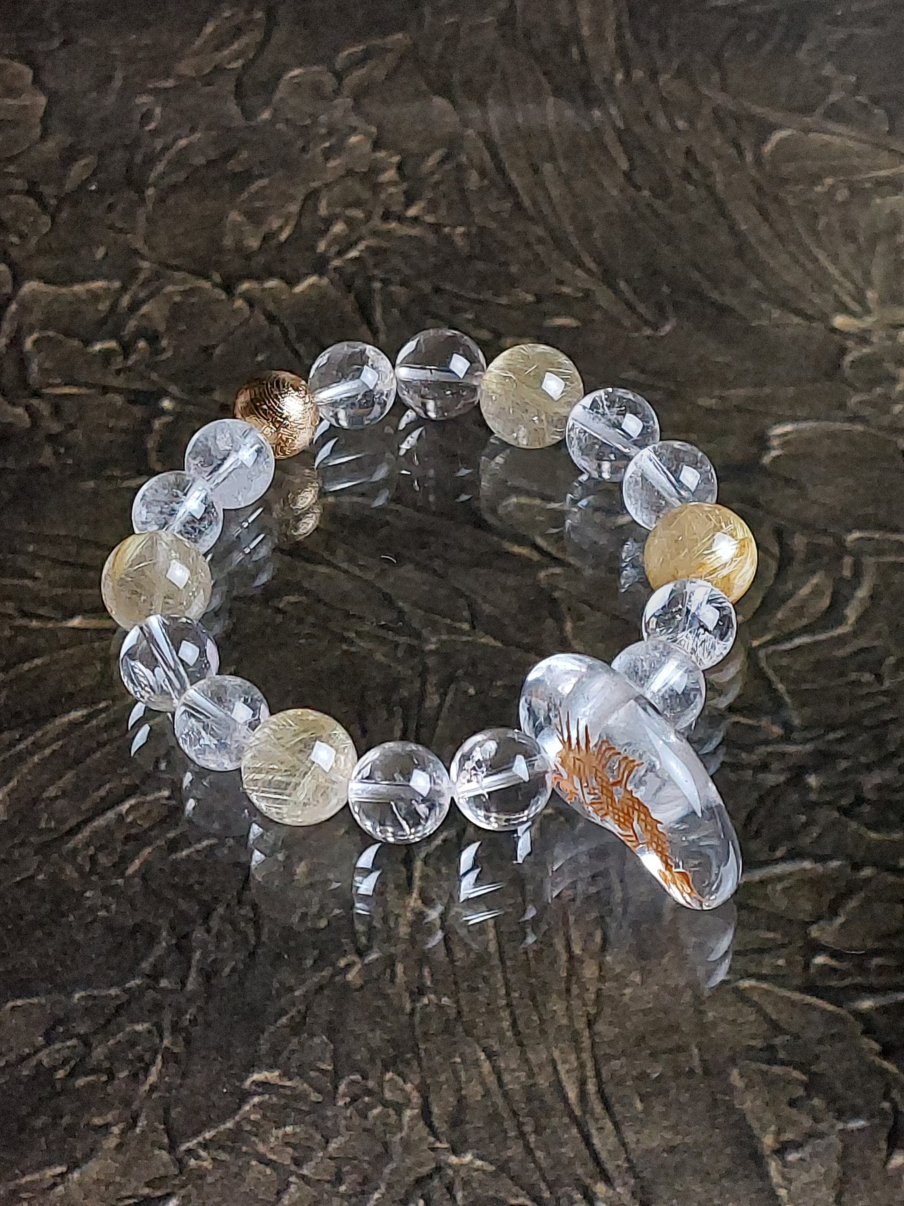 エネルギーの強い天然石ブレスレットです✨