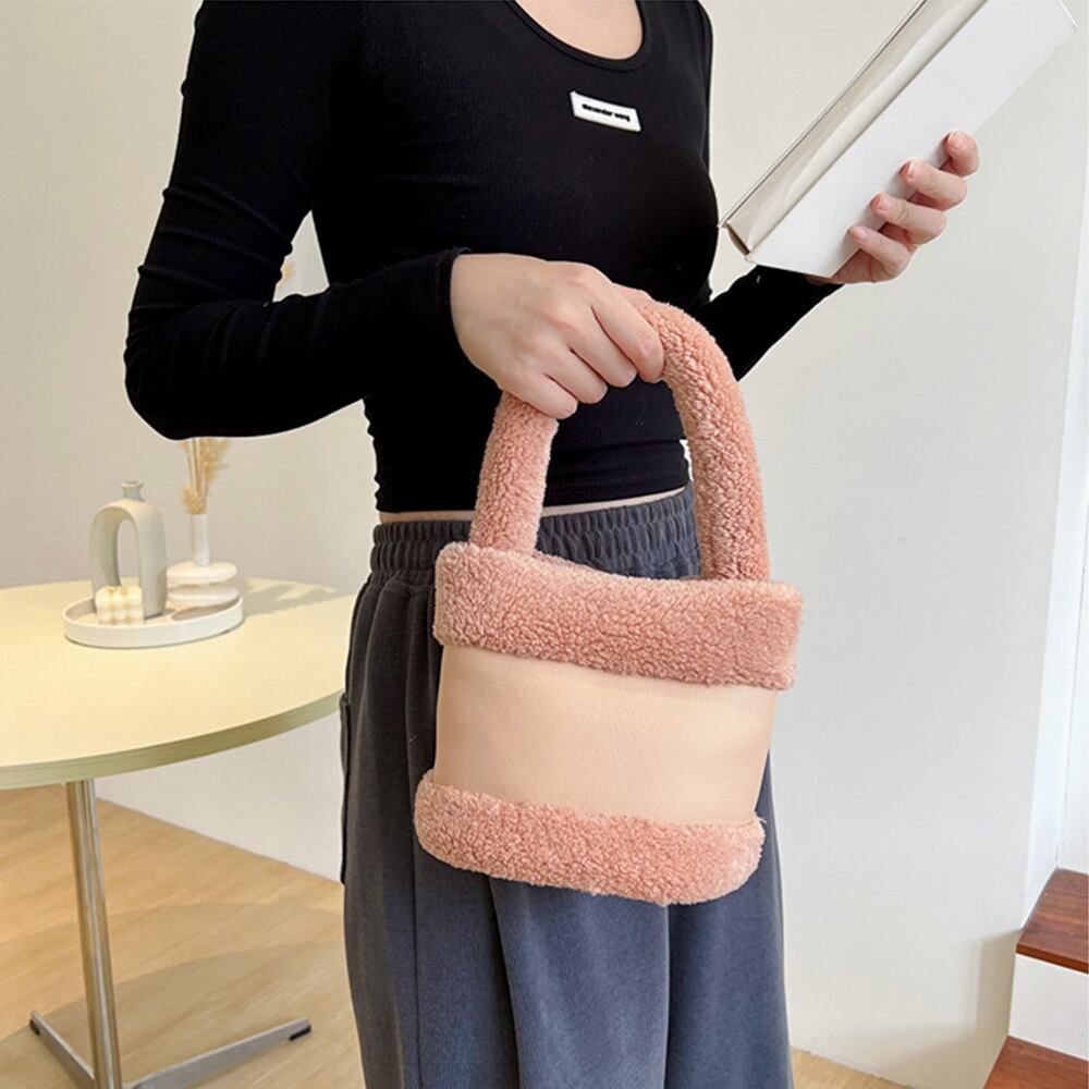 サーモンピンク