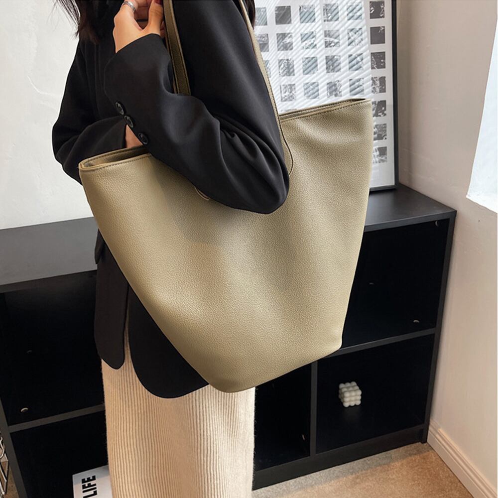 ダークベージュ