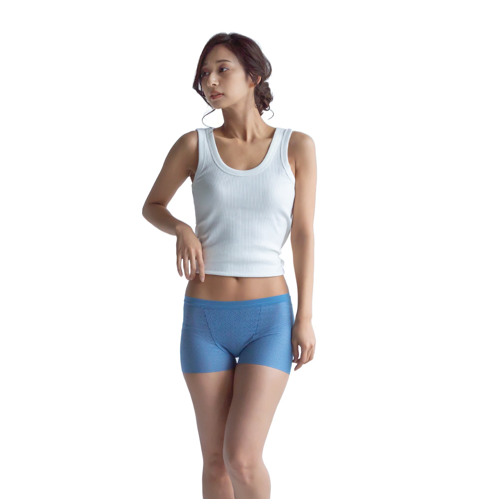 モデル：ウエスト59cm　着用サイズ：S