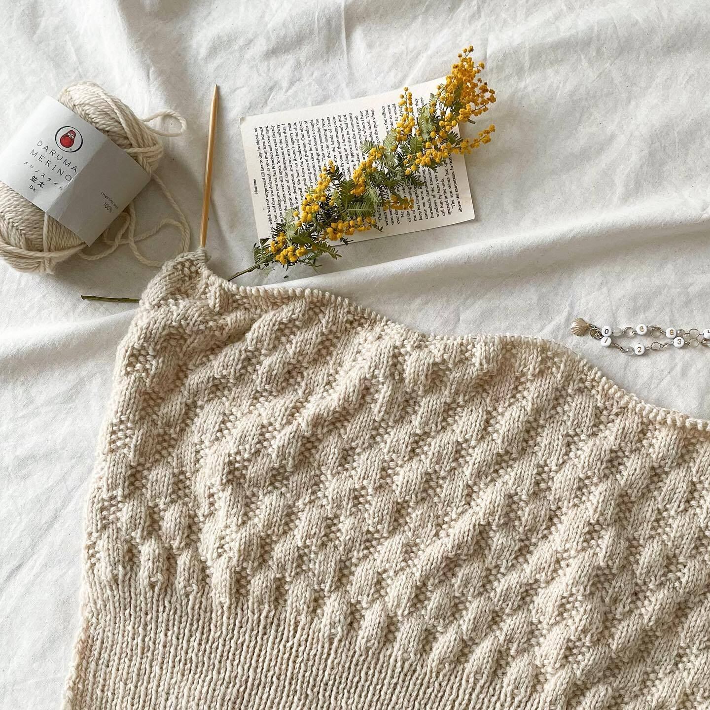 ライトベージュ