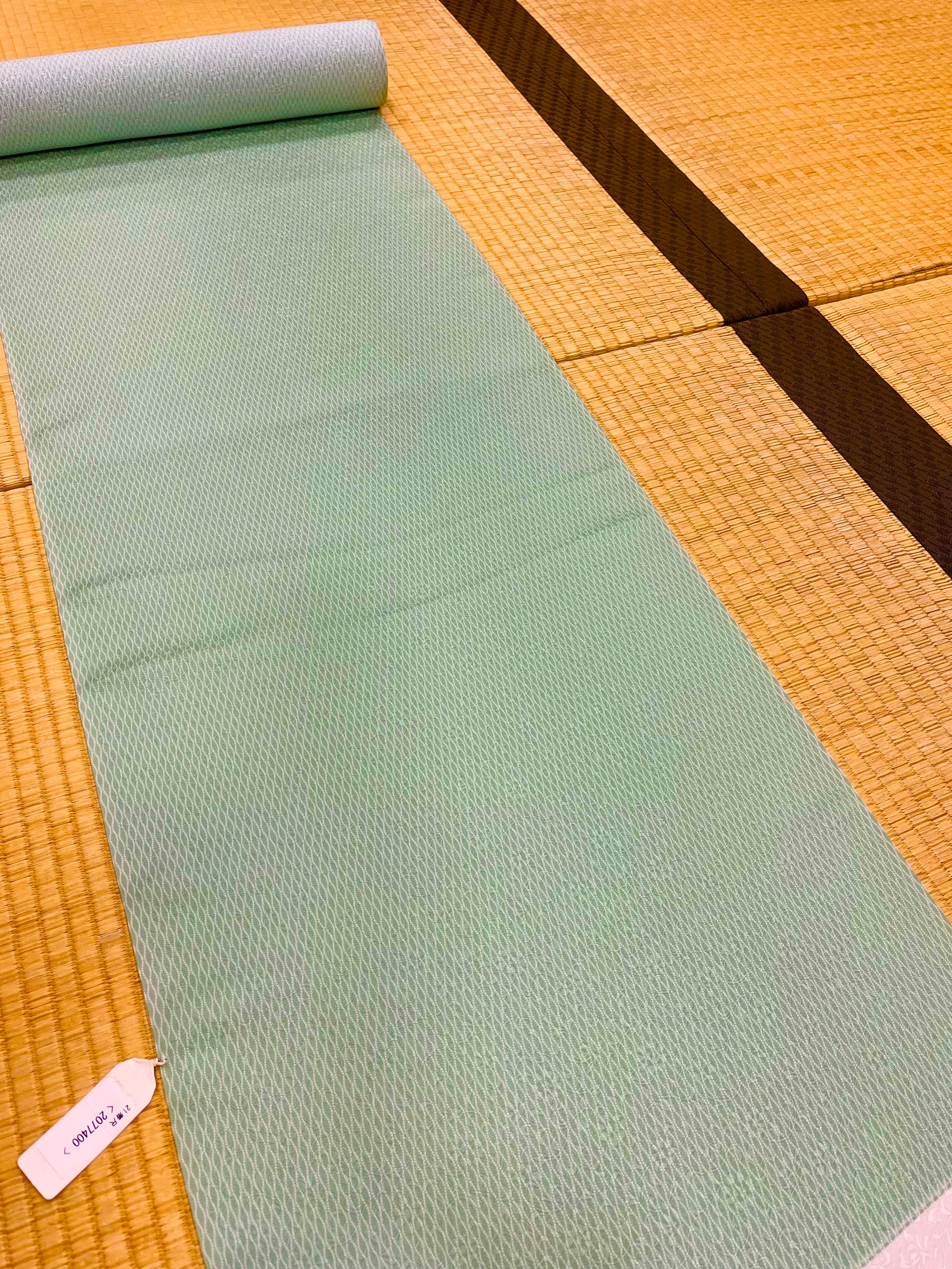 小紋 更紗 全体柄 モスグリーン色 正絹 反物