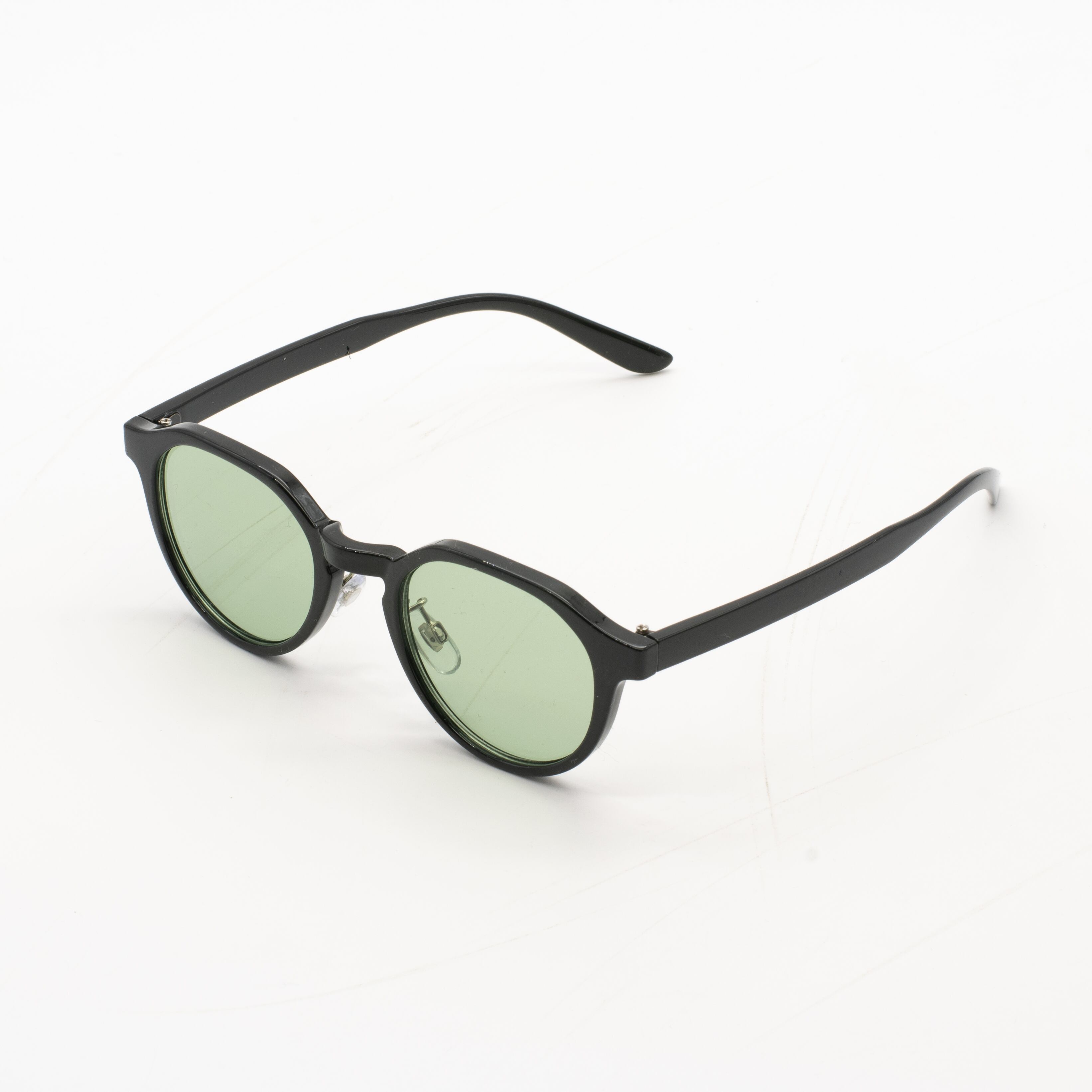ブラック×グリーンレンズ