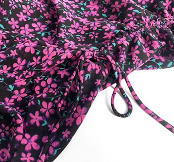 スカートのリボン部分