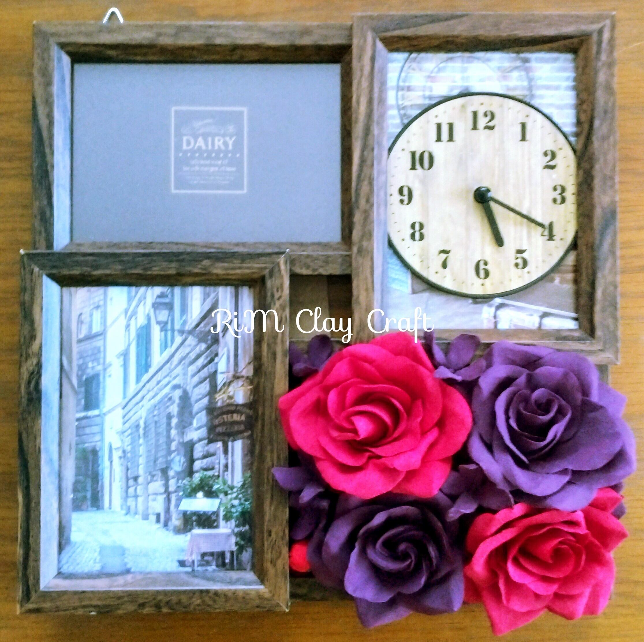 卓上は後ろのスタンドで、壁には上の金具で