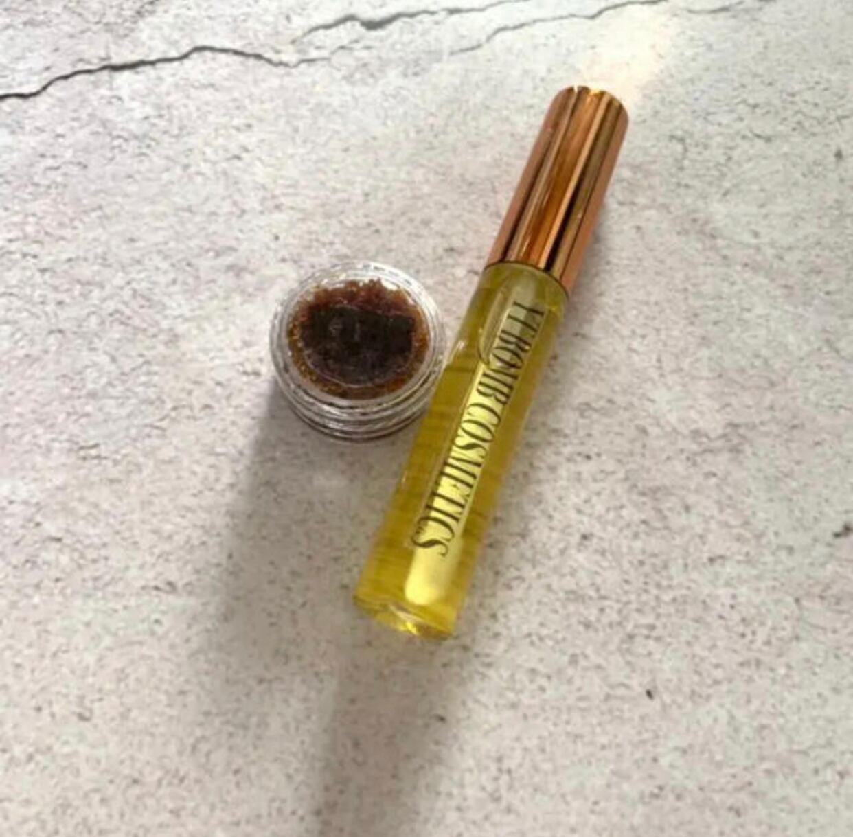 同ブランドのココナッツシュガーリップスクラブとの併用がおすすめ！